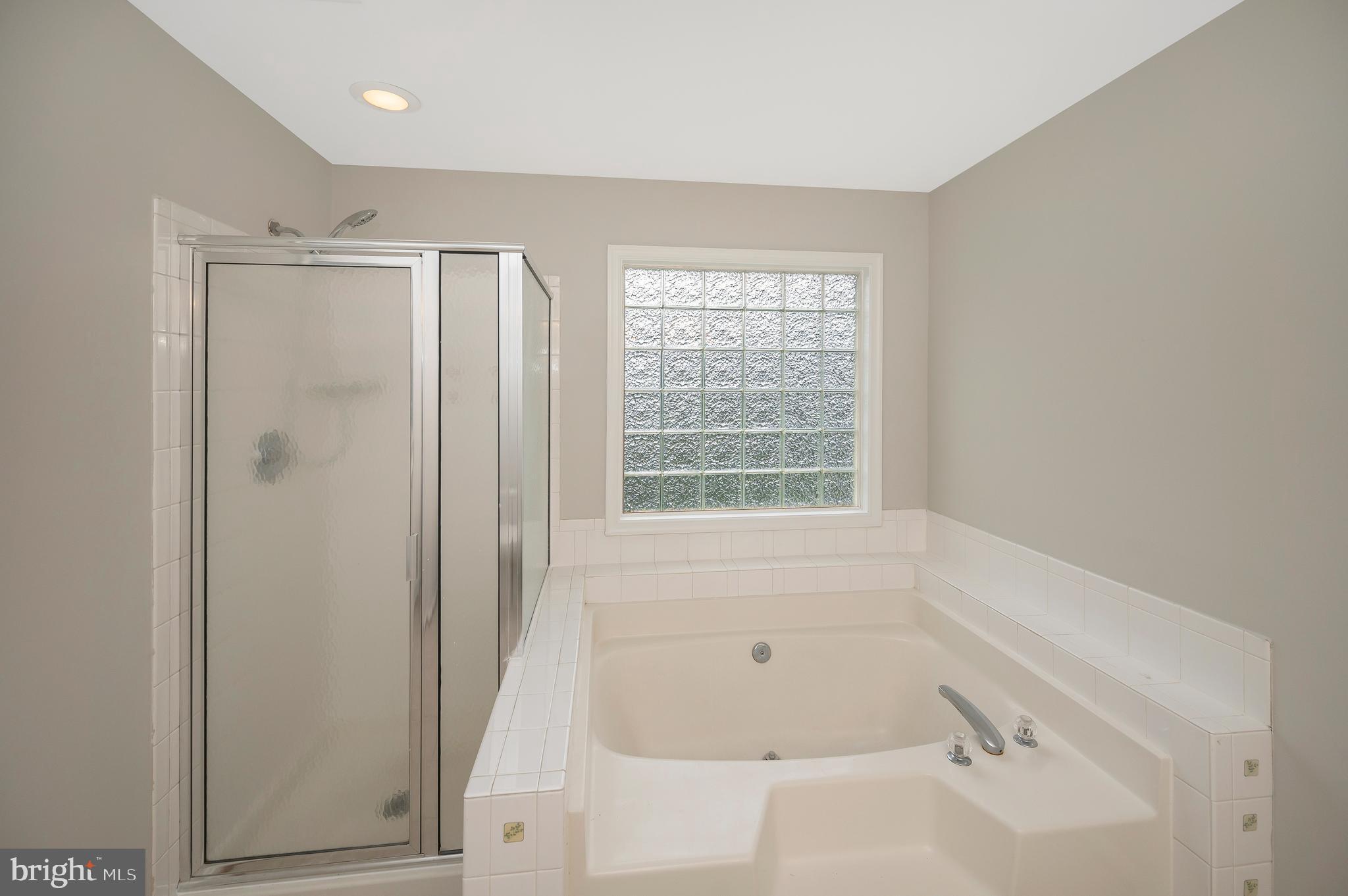 STAFFORD LAKES - Residential