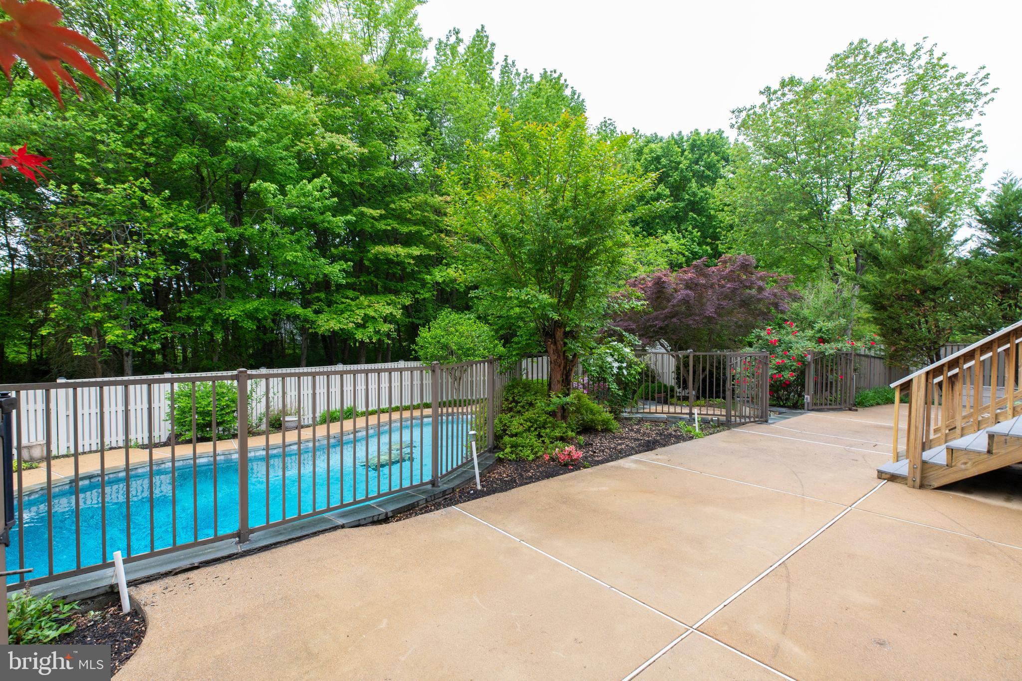 CROSSPOINTE - Residential