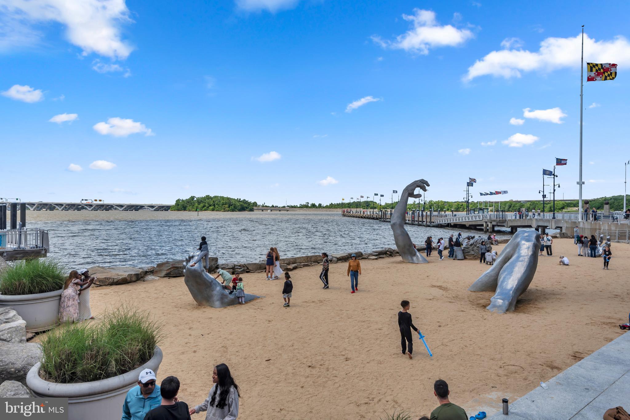 NATIONAL HARBOR - Residential