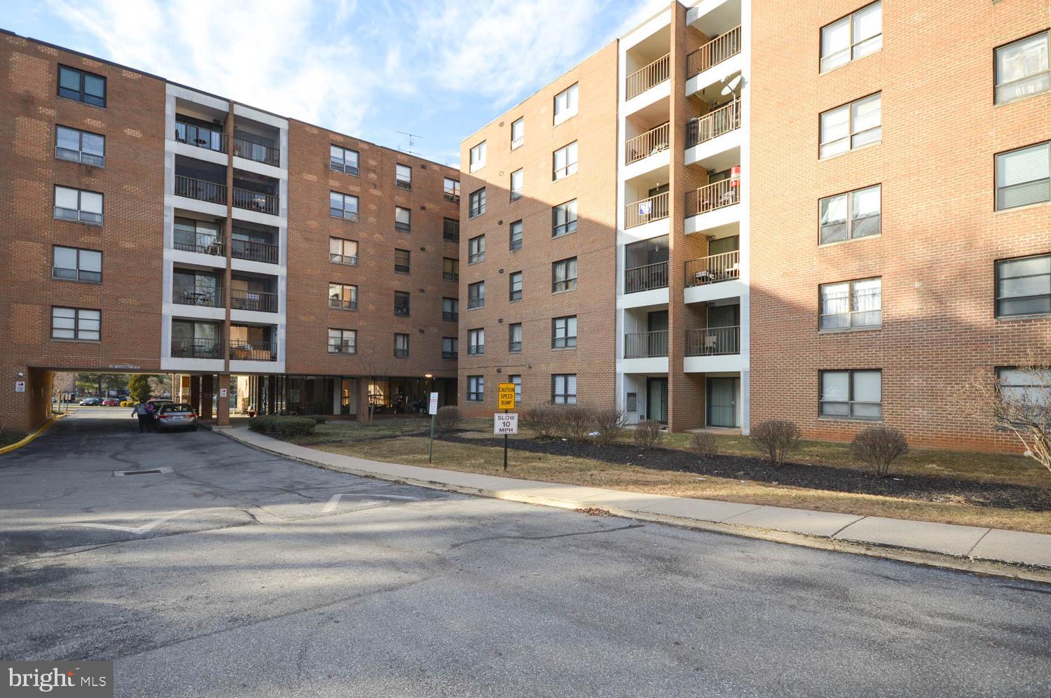 Spacious 2-Bedroom Condo in Baltimore – Incredible Value!
Discover an amazing opportunity to own this beautiful 2-bedroom, 2-bathroom condo in a well-maintained building with 24-hour concierge service. This inviting home features a large living and dining area, a bright eat-in kitchen, and a primary suite with a walk-in closet. Enjoy plenty of storage throughout, plus an additional storage room for added convenience. Step onto your screened-in balcony—perfect for relaxing in peace and privacy.
Located in a secure building with excellent amenities, this condo offers comfort, convenience, and unbeatable value. Don’t miss out on this fantastic opportunity—schedule your showing today!