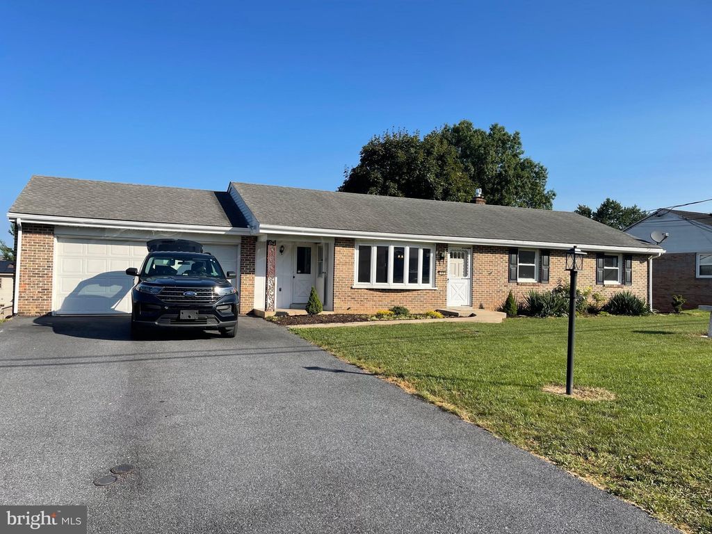 Photo of 12 Oak Lane, Stevens, PA 17578 (MLS # PALA2056586)