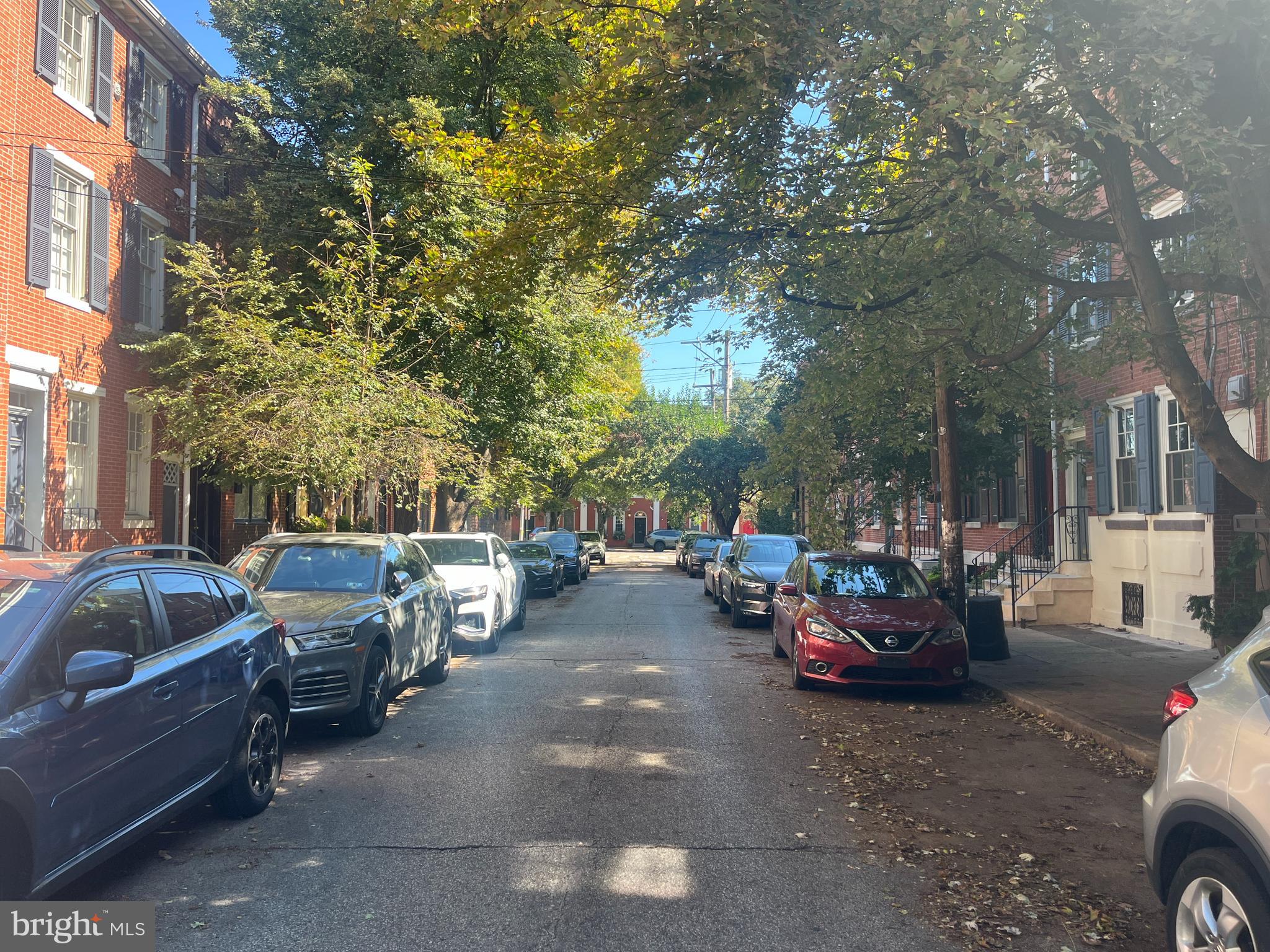 QUEEN VILLAGE - Residential