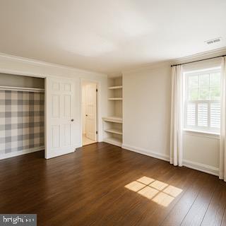 QUEEN VILLAGE - Residential