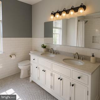 QUEEN VILLAGE - Residential