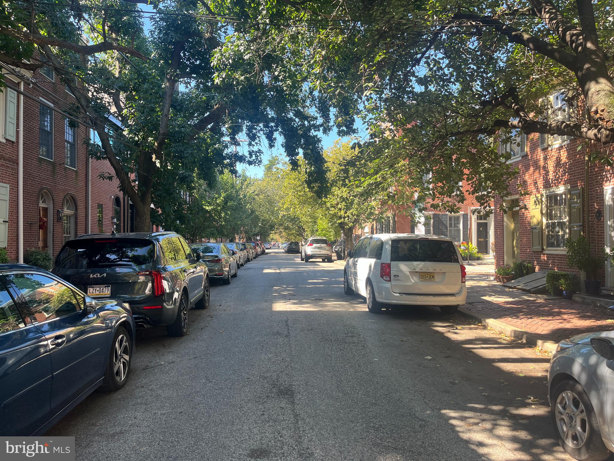 QUEEN VILLAGE - Residential