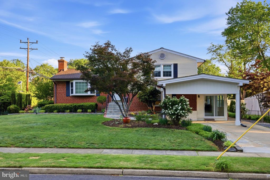 Photo of 6824 Felix Street, MCLEAN, VA 22101 (MLS # VAFX2310838)