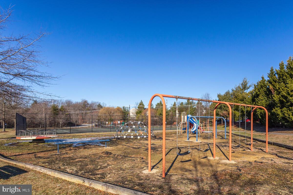 COLONY SQ 01 - Residential