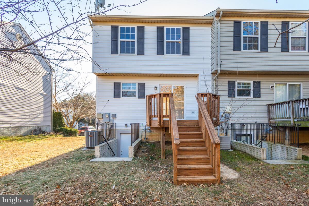 COLONY SQ 01 - Residential