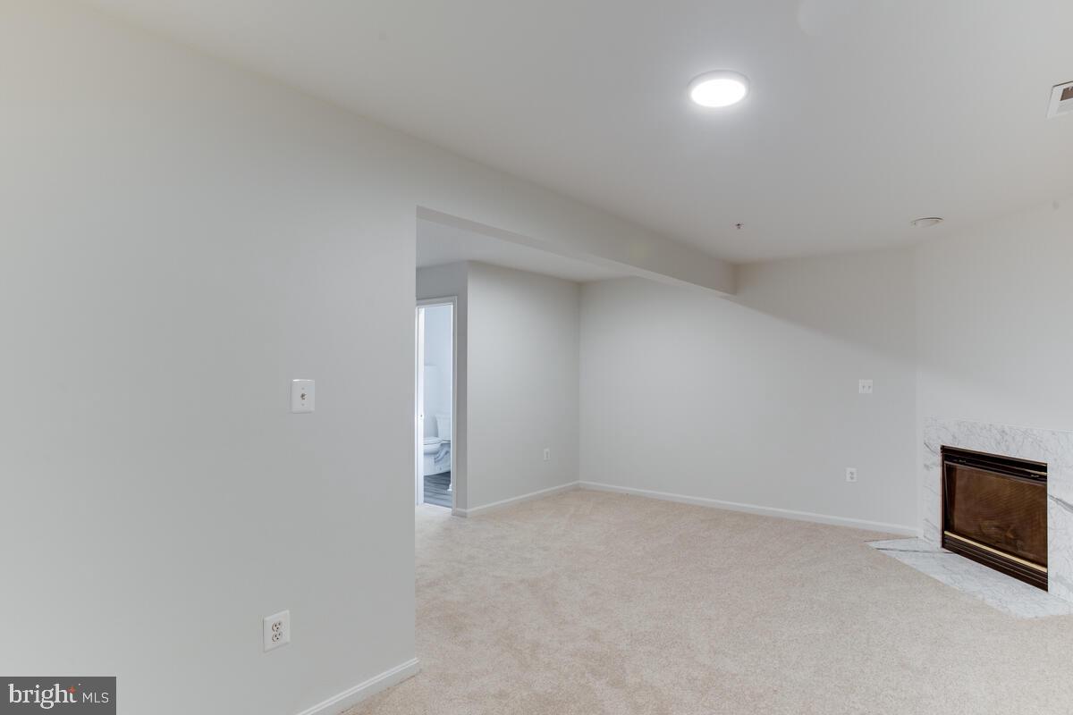 COLONY SQ 01 - Residential