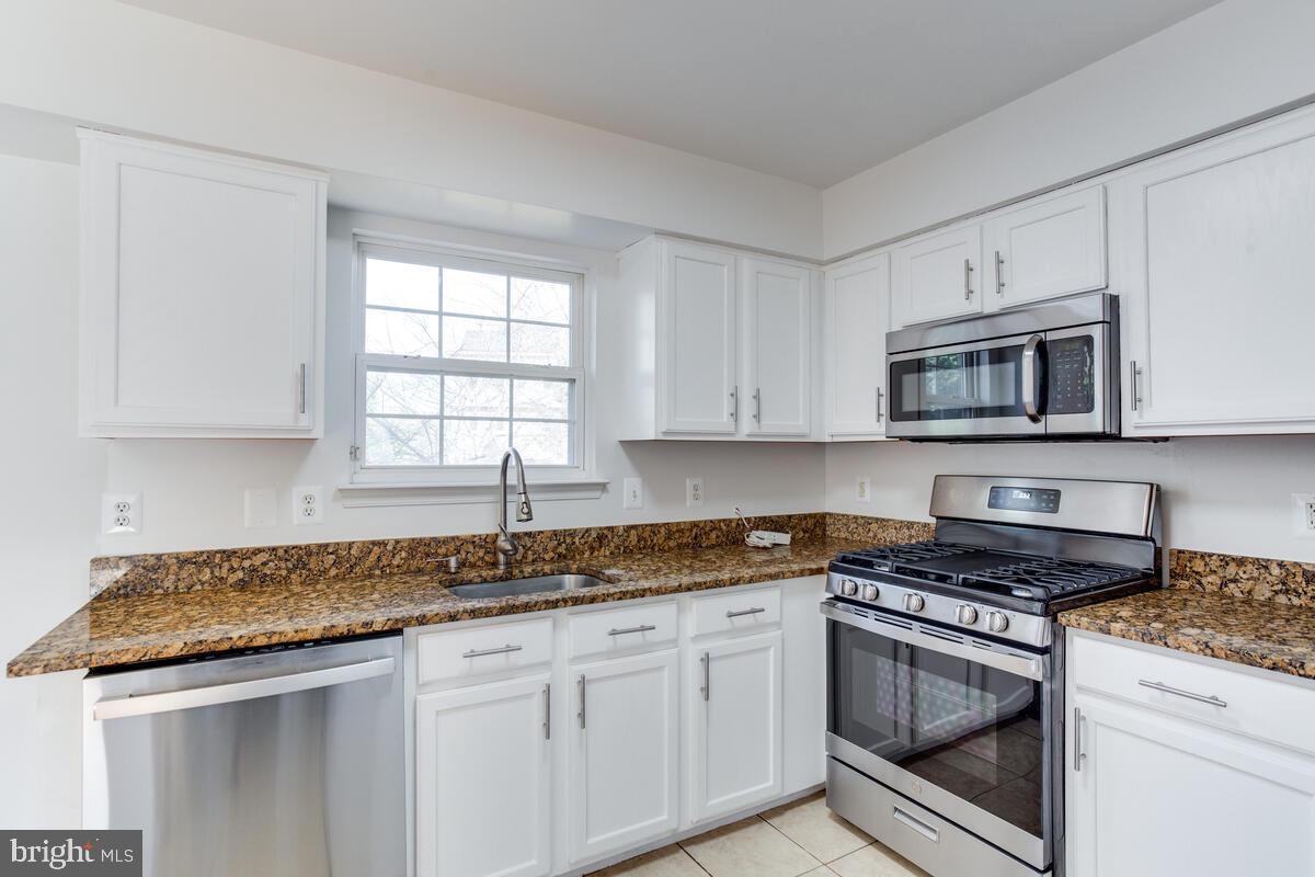 COLONY SQ 01 - Residential