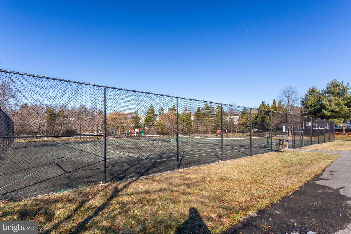 COLONY SQ 01 - Residential