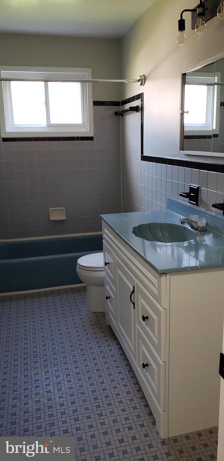 FRANKLIN PARK - Residential Lease