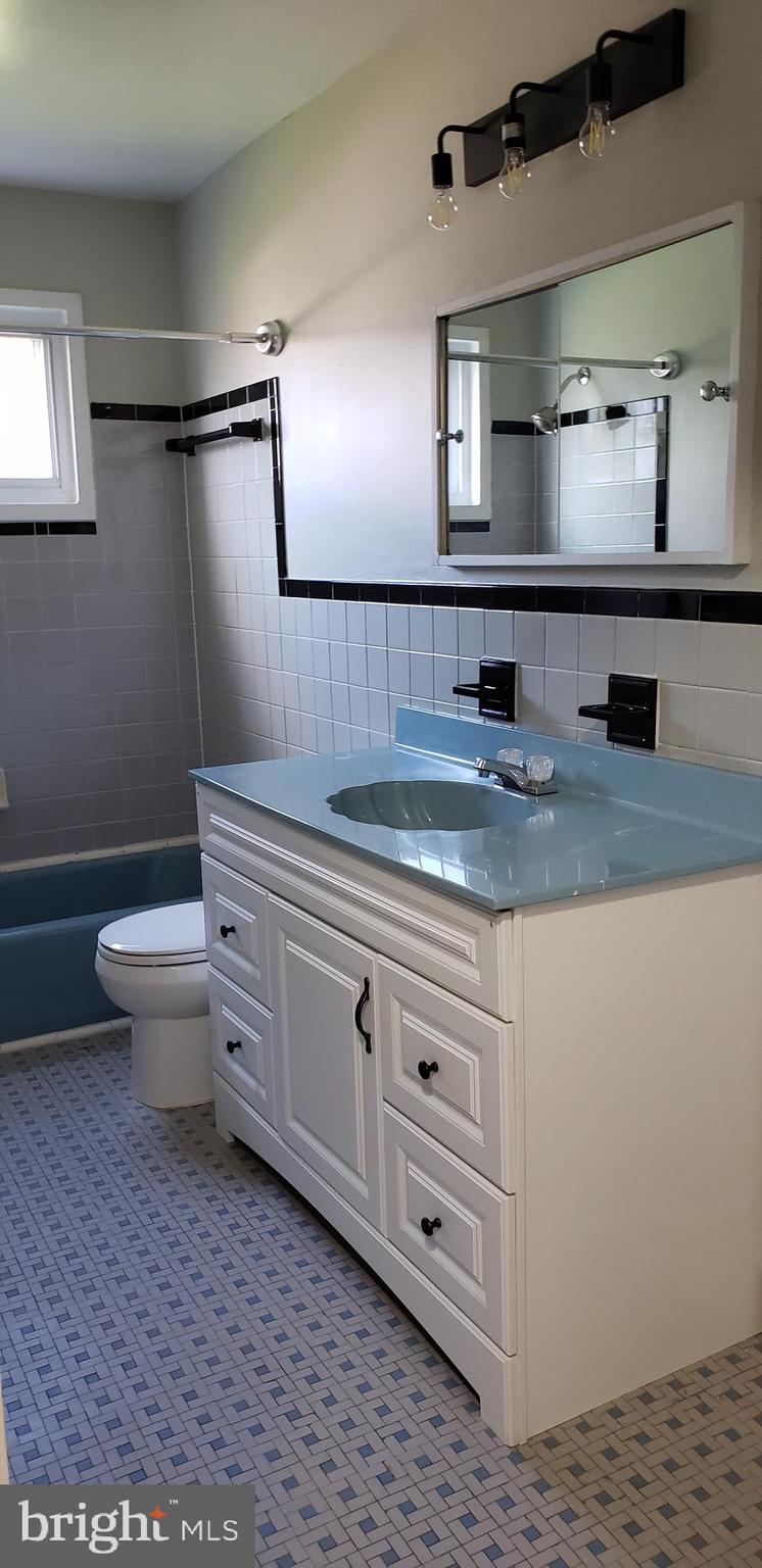 FRANKLIN PARK - Residential Lease