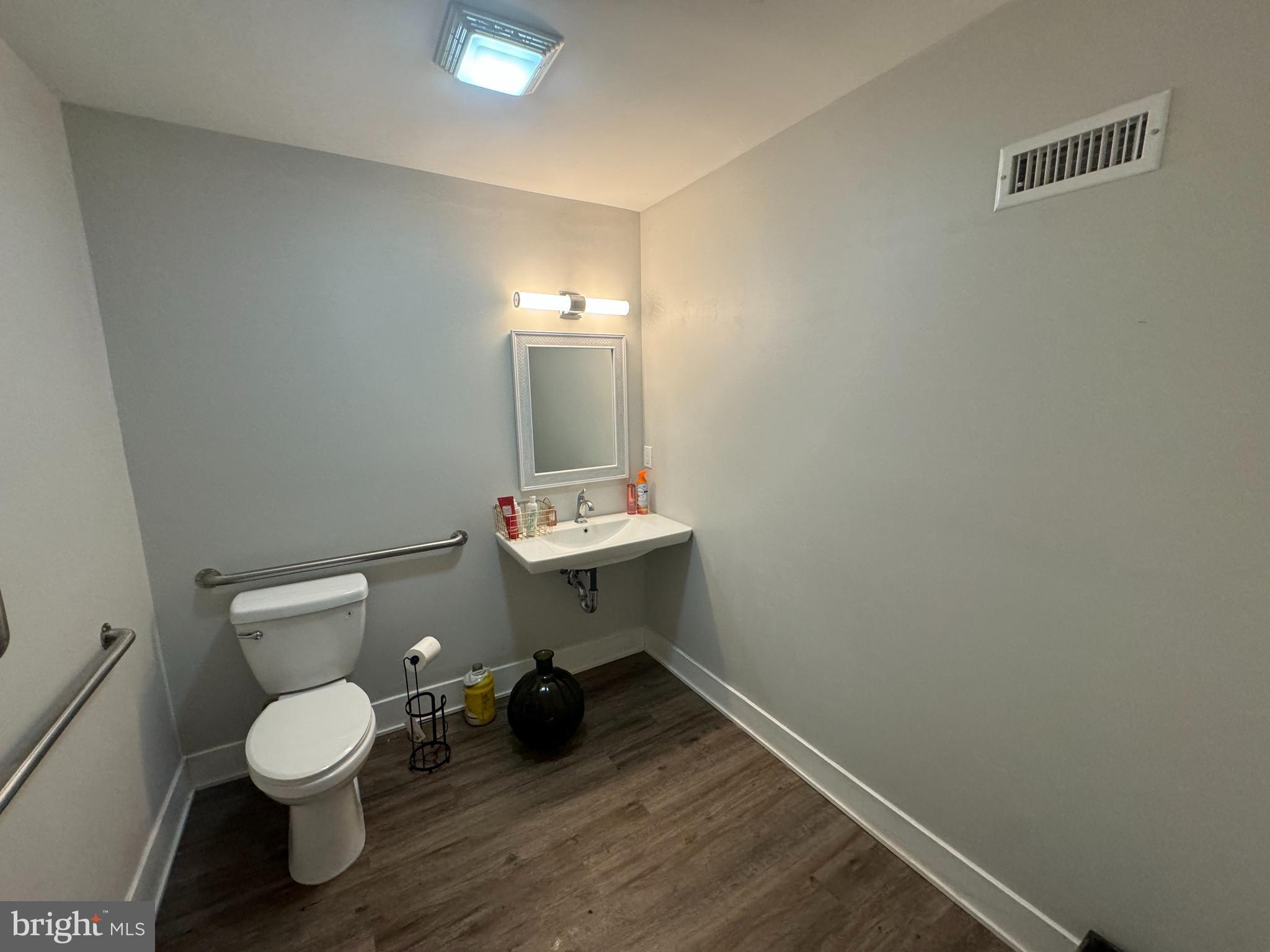 1235 POINT BREEZE AVENUE