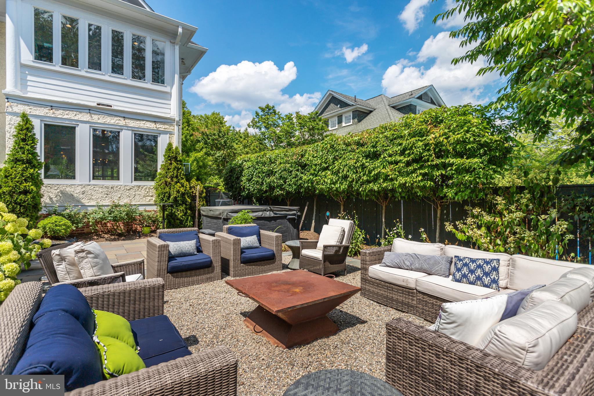 CHEVY CHASE - Residential