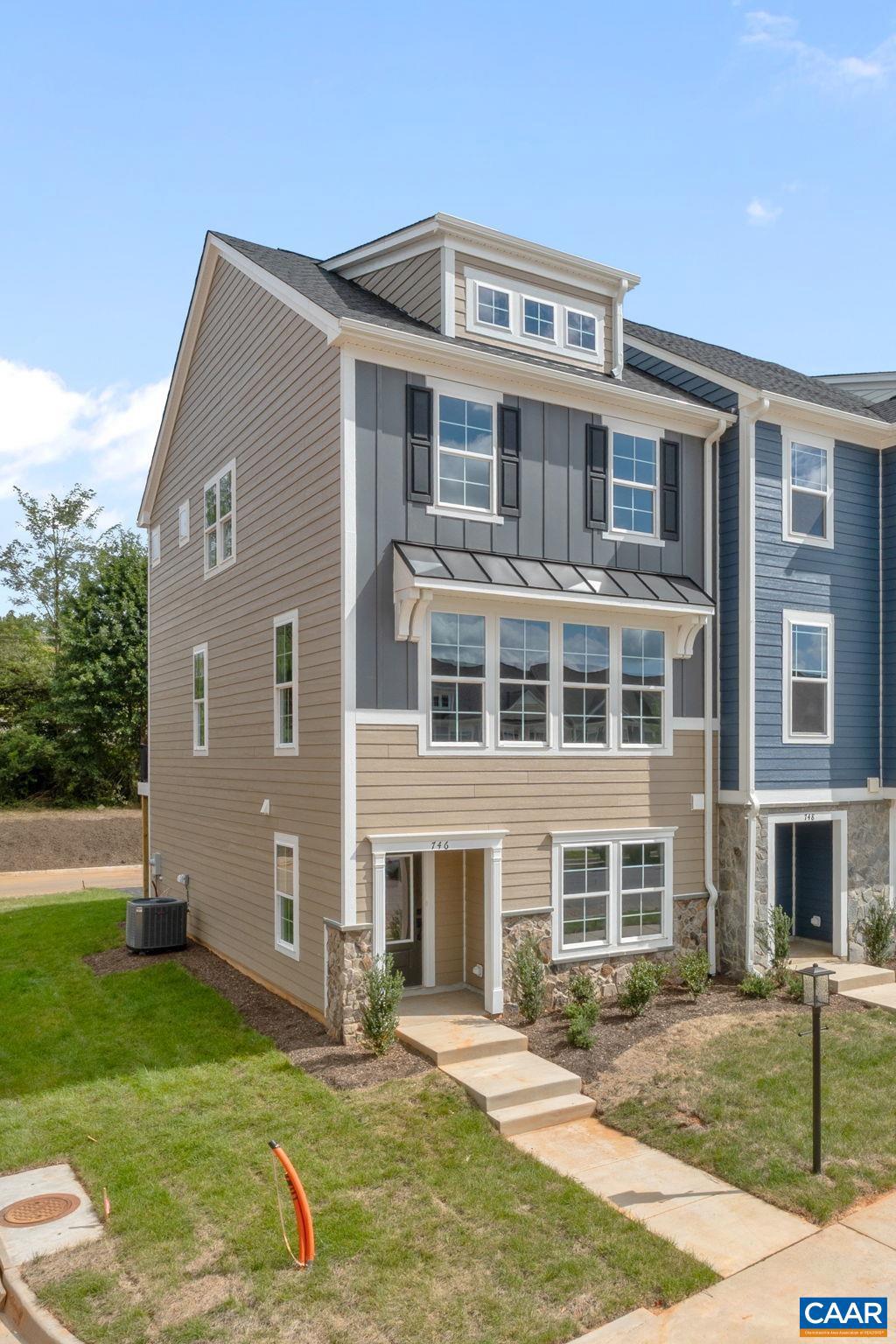 746 PARK RIDGE DR