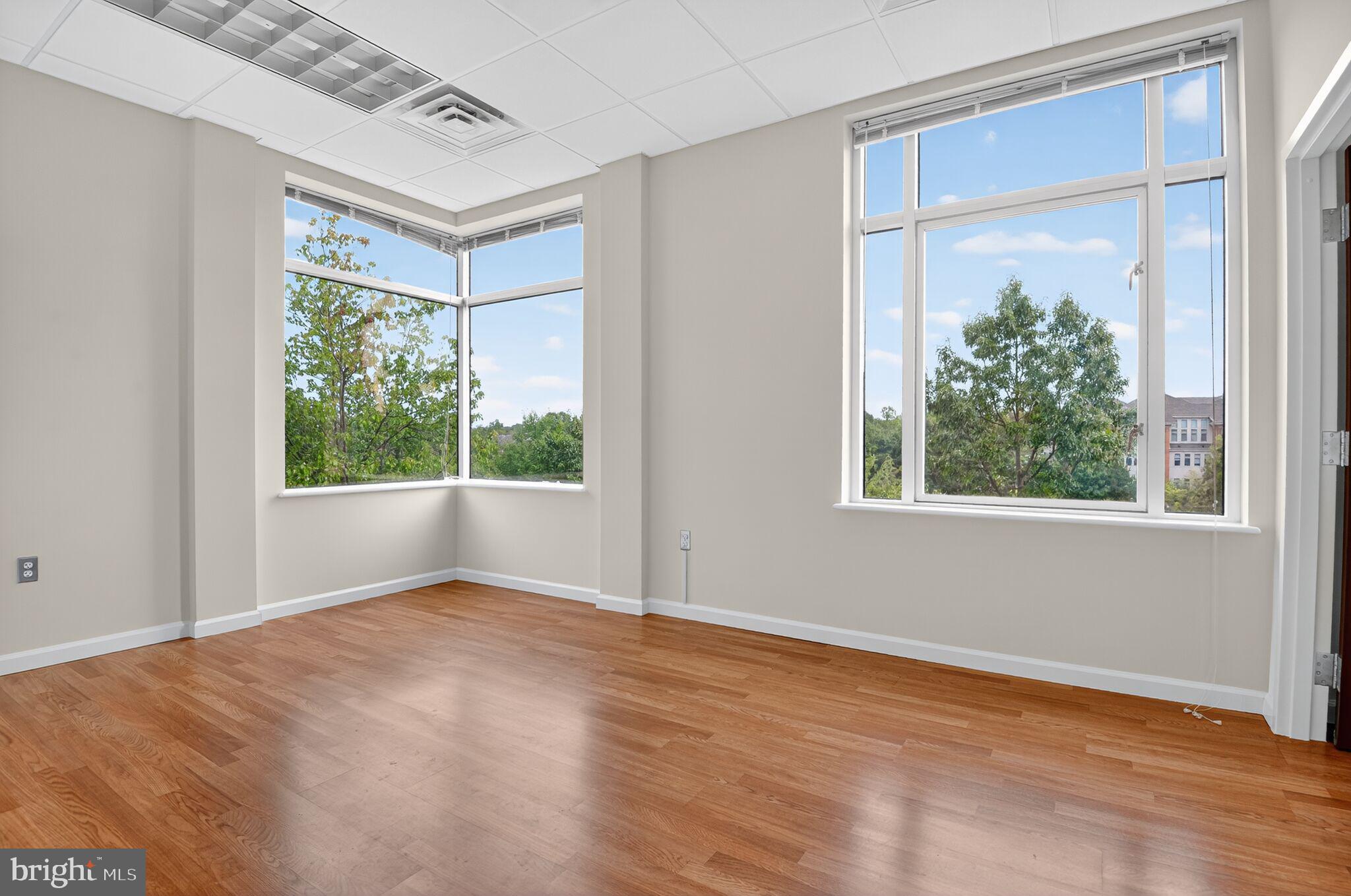 POTOMAC FALLS COMMERCE - Commercial Lease