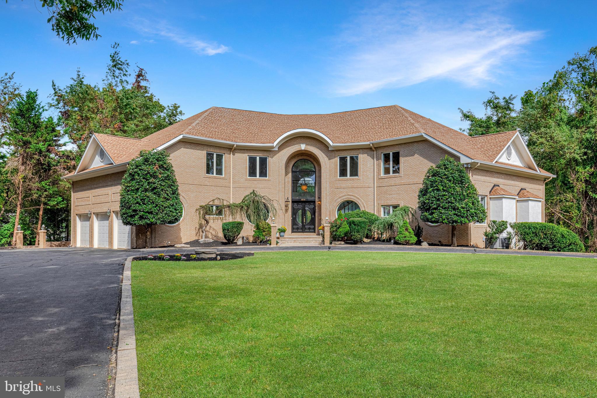 WOODSIDE ESTATES - Residential