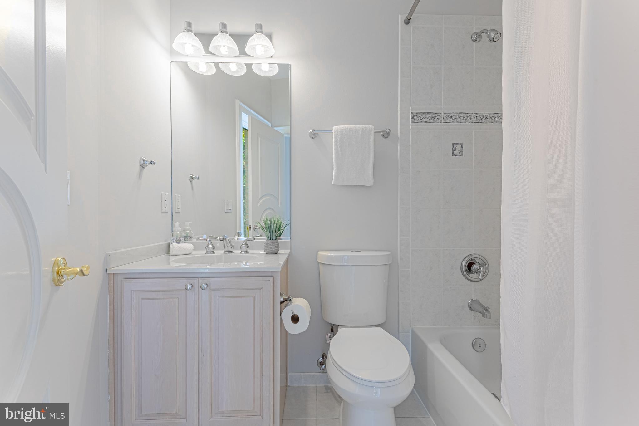 WOODSIDE ESTATES - Residential