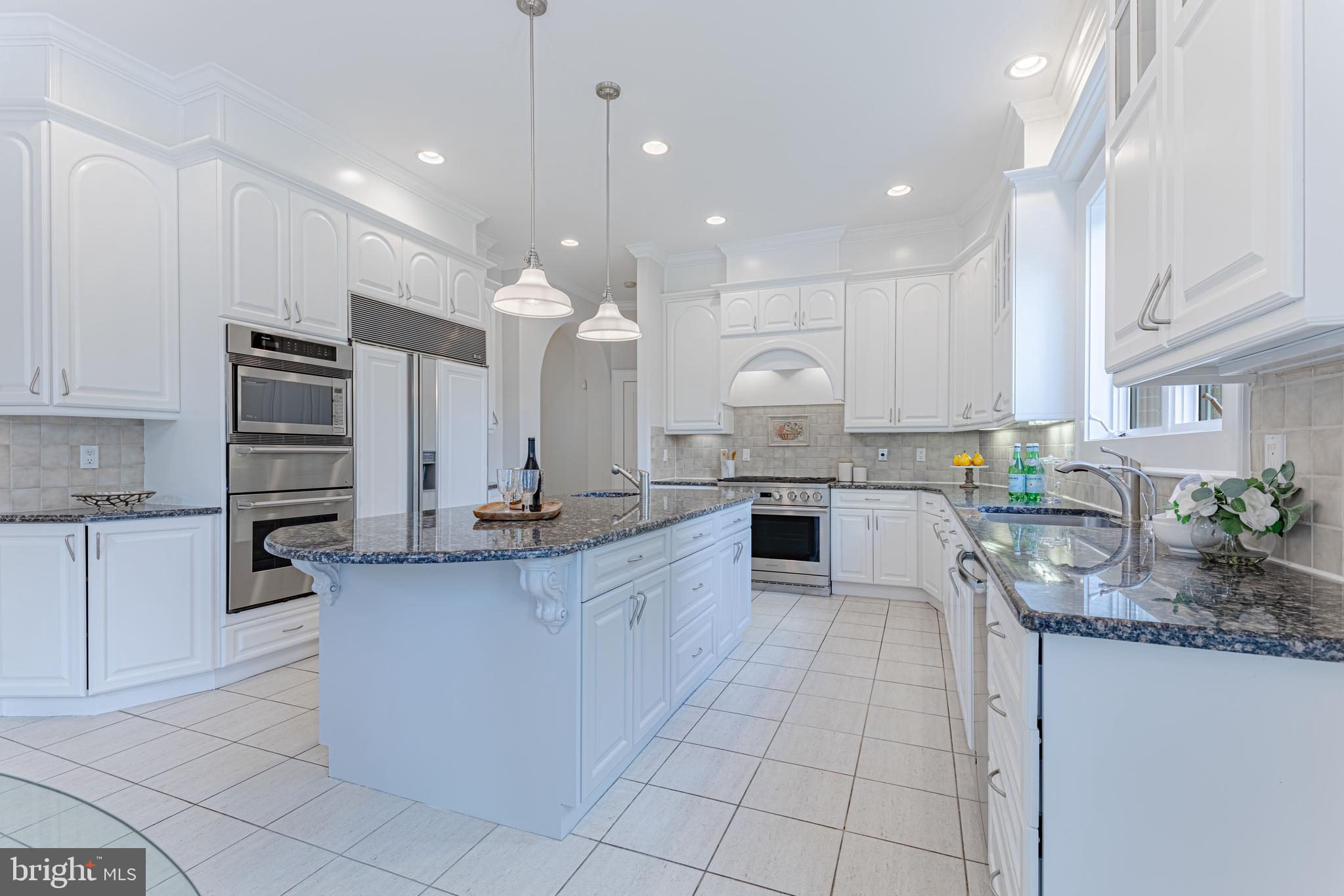 WOODSIDE ESTATES - Residential