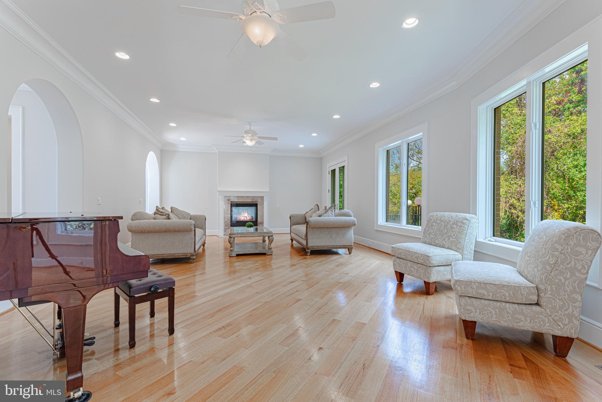 WOODSIDE ESTATES - Residential