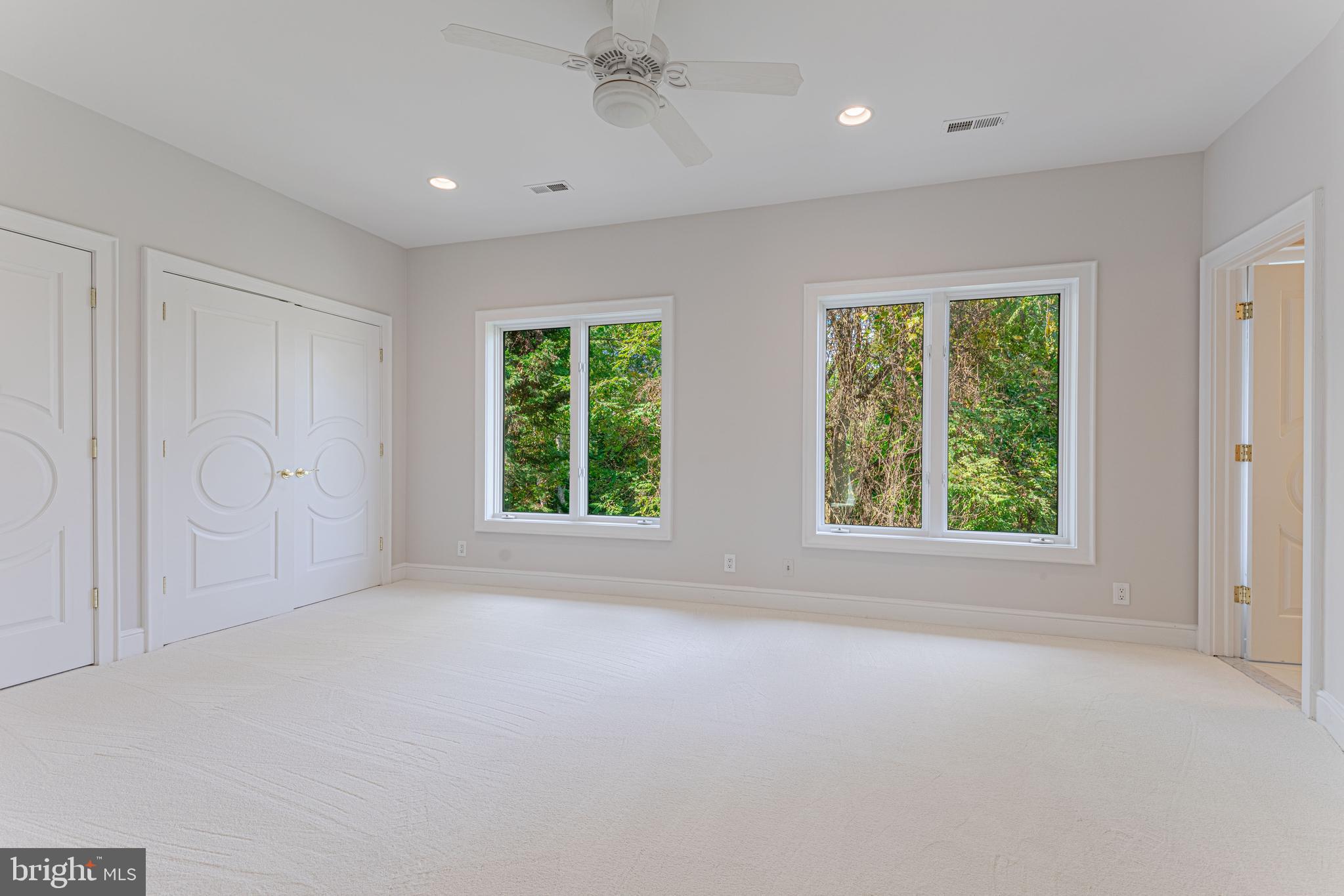 WOODSIDE ESTATES - Residential