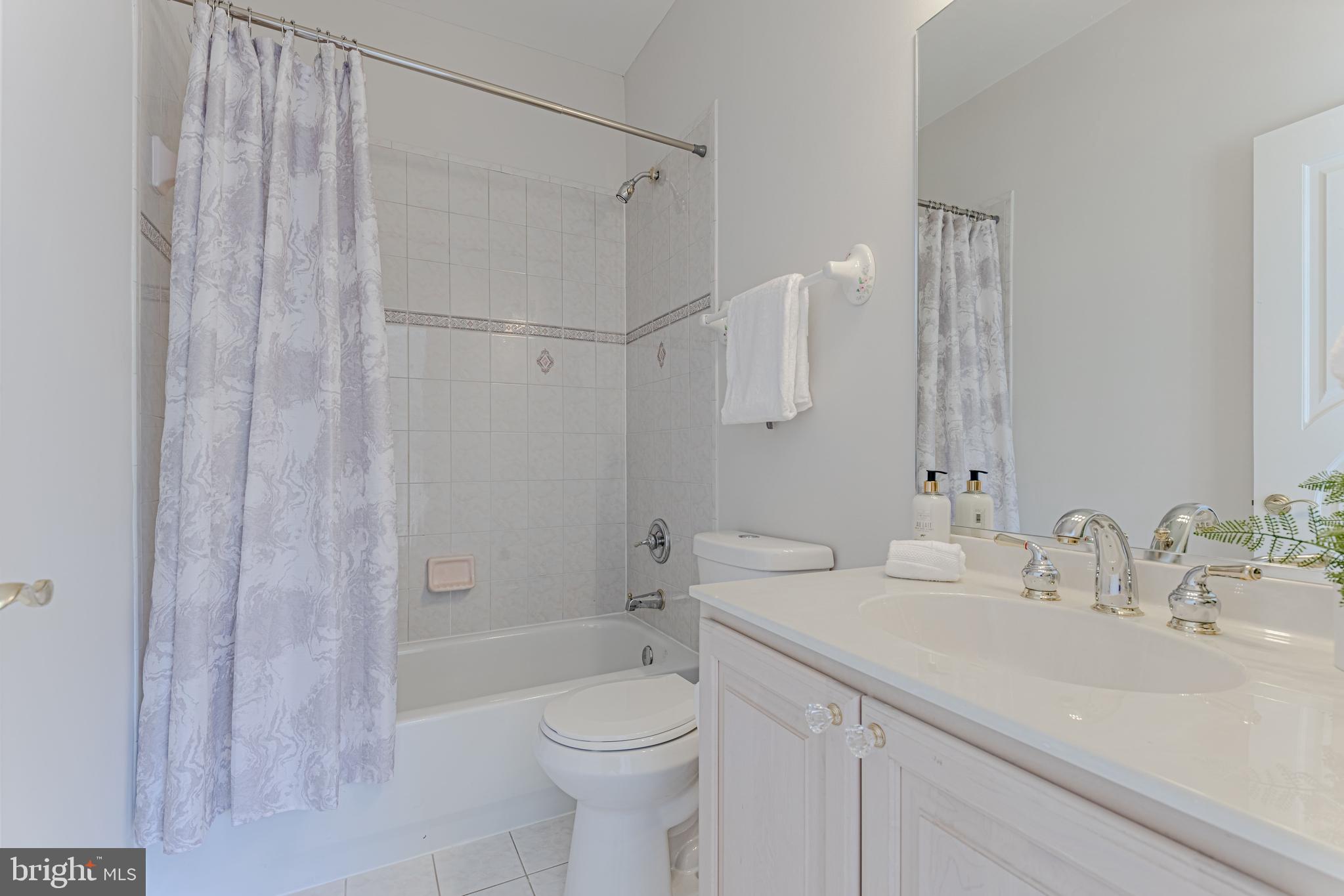 WOODSIDE ESTATES - Residential