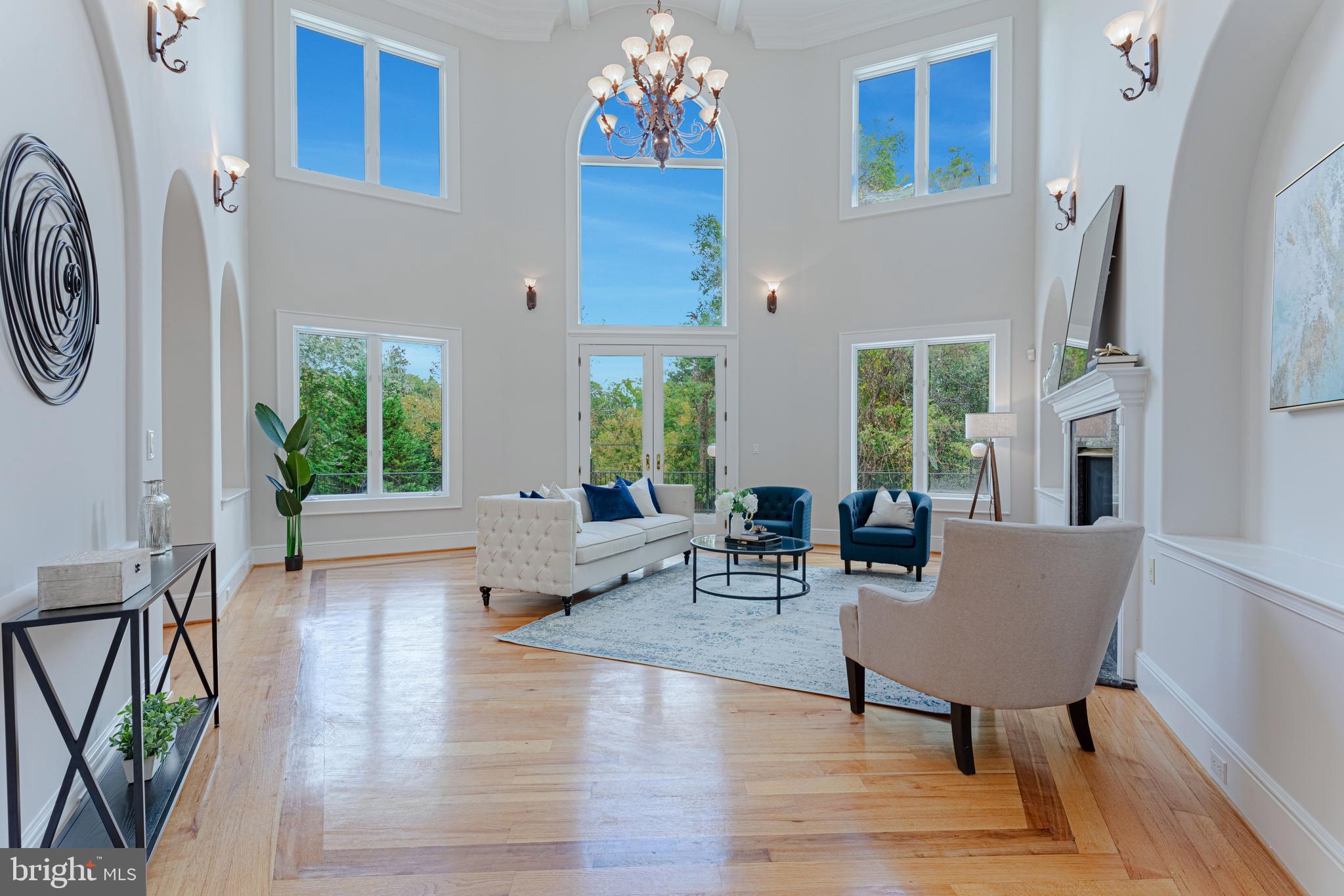 WOODSIDE ESTATES - Residential