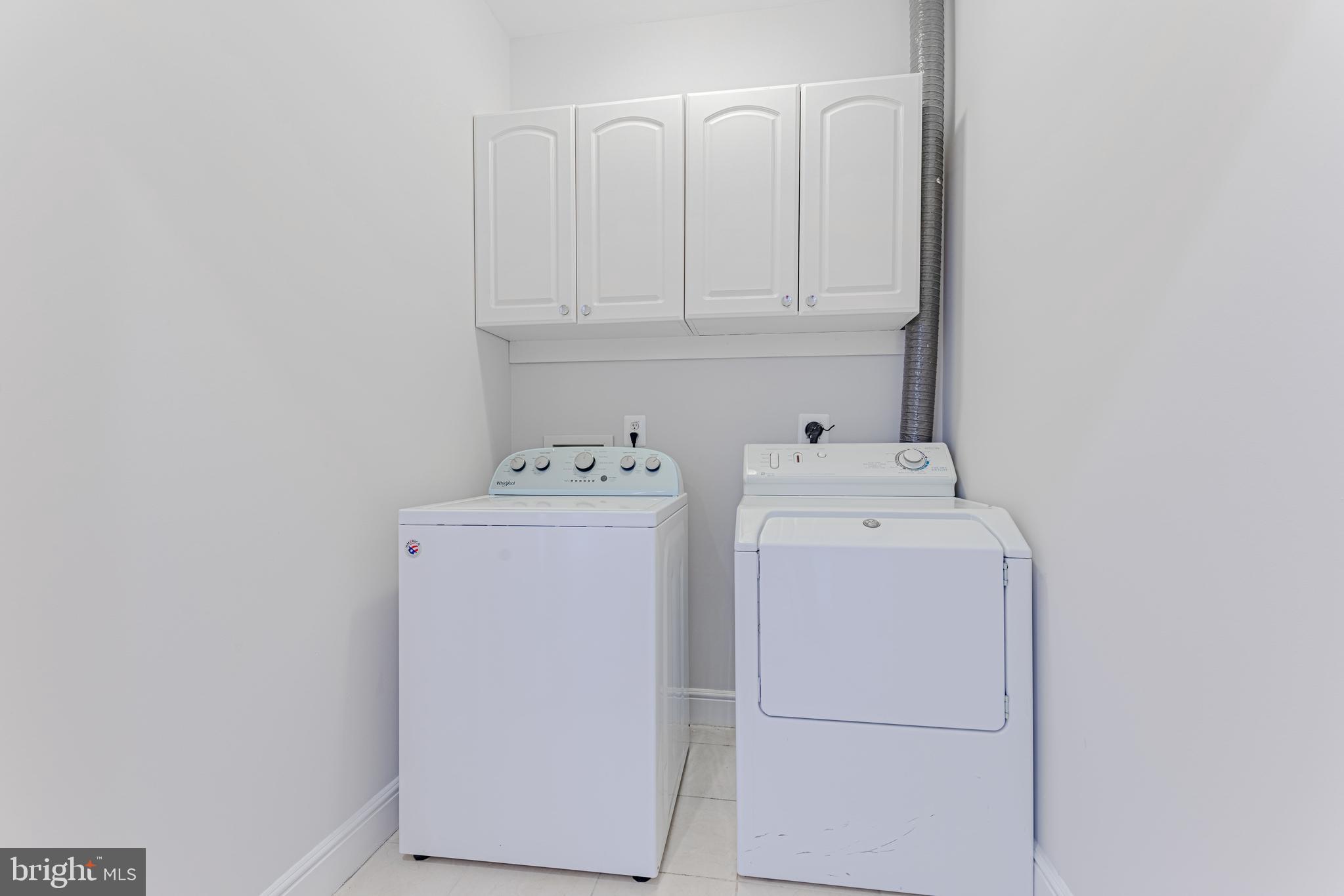 WOODSIDE ESTATES - Residential