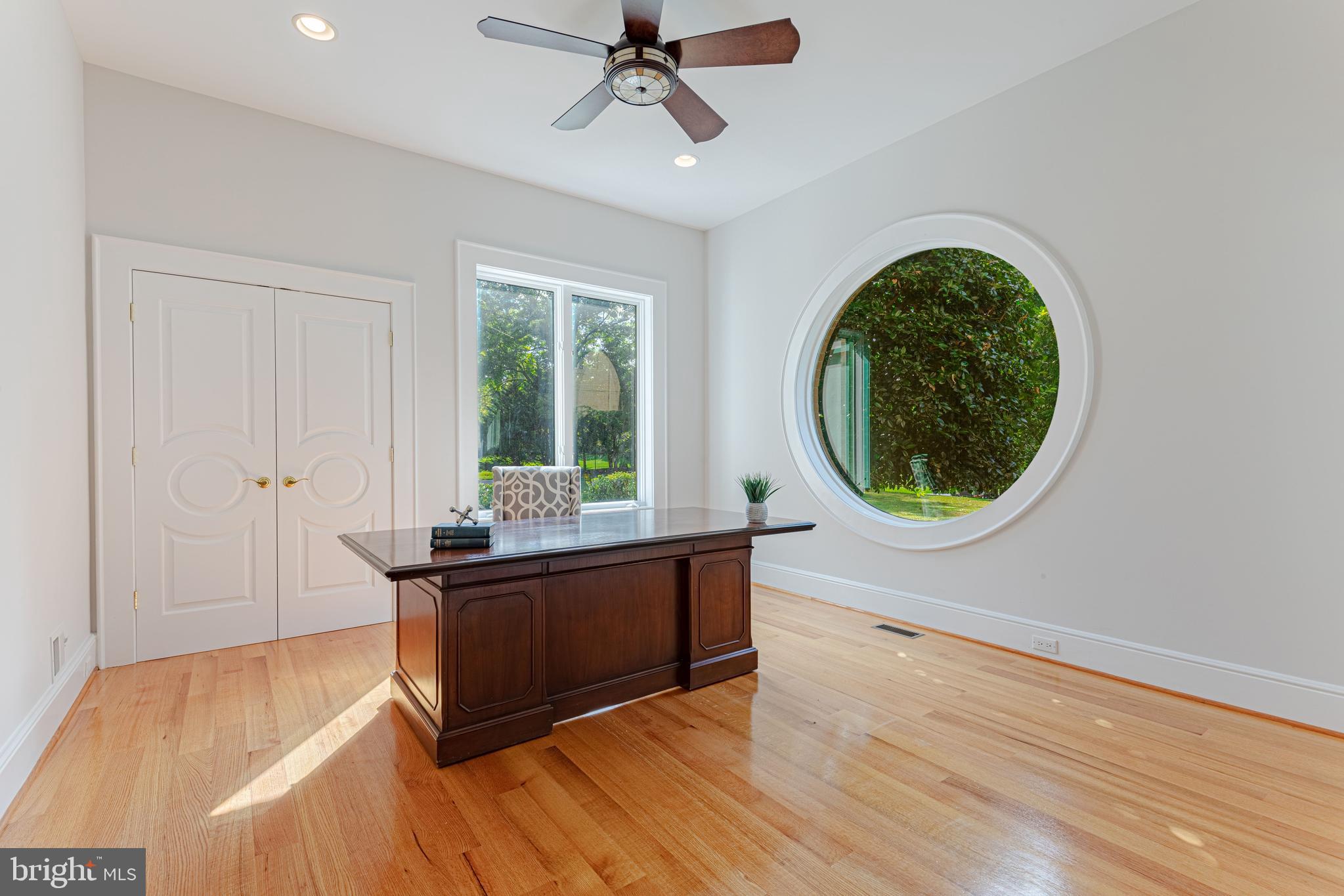 WOODSIDE ESTATES - Residential