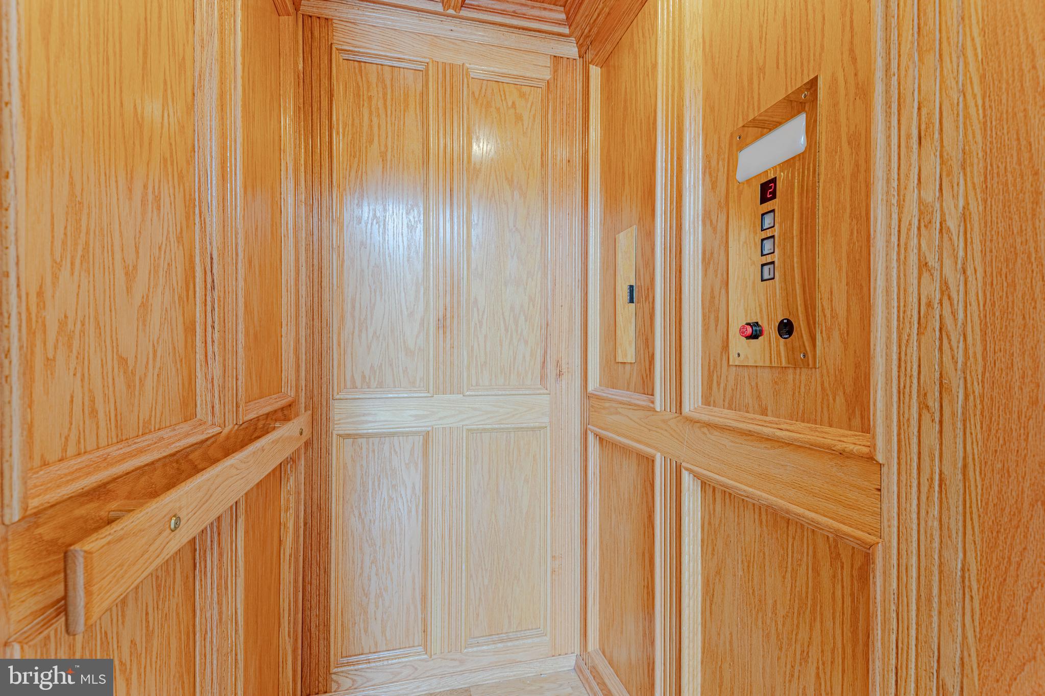 WOODSIDE ESTATES - Residential