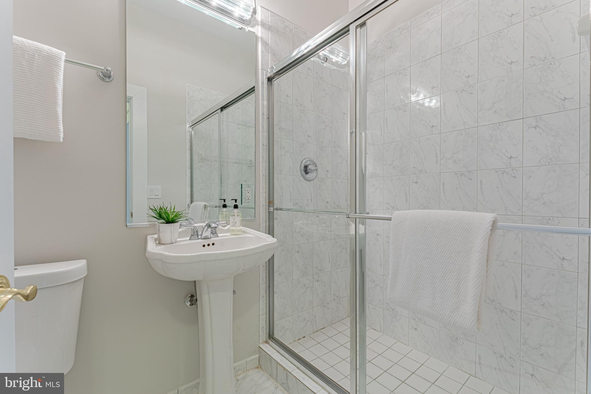 WOODSIDE ESTATES - Residential