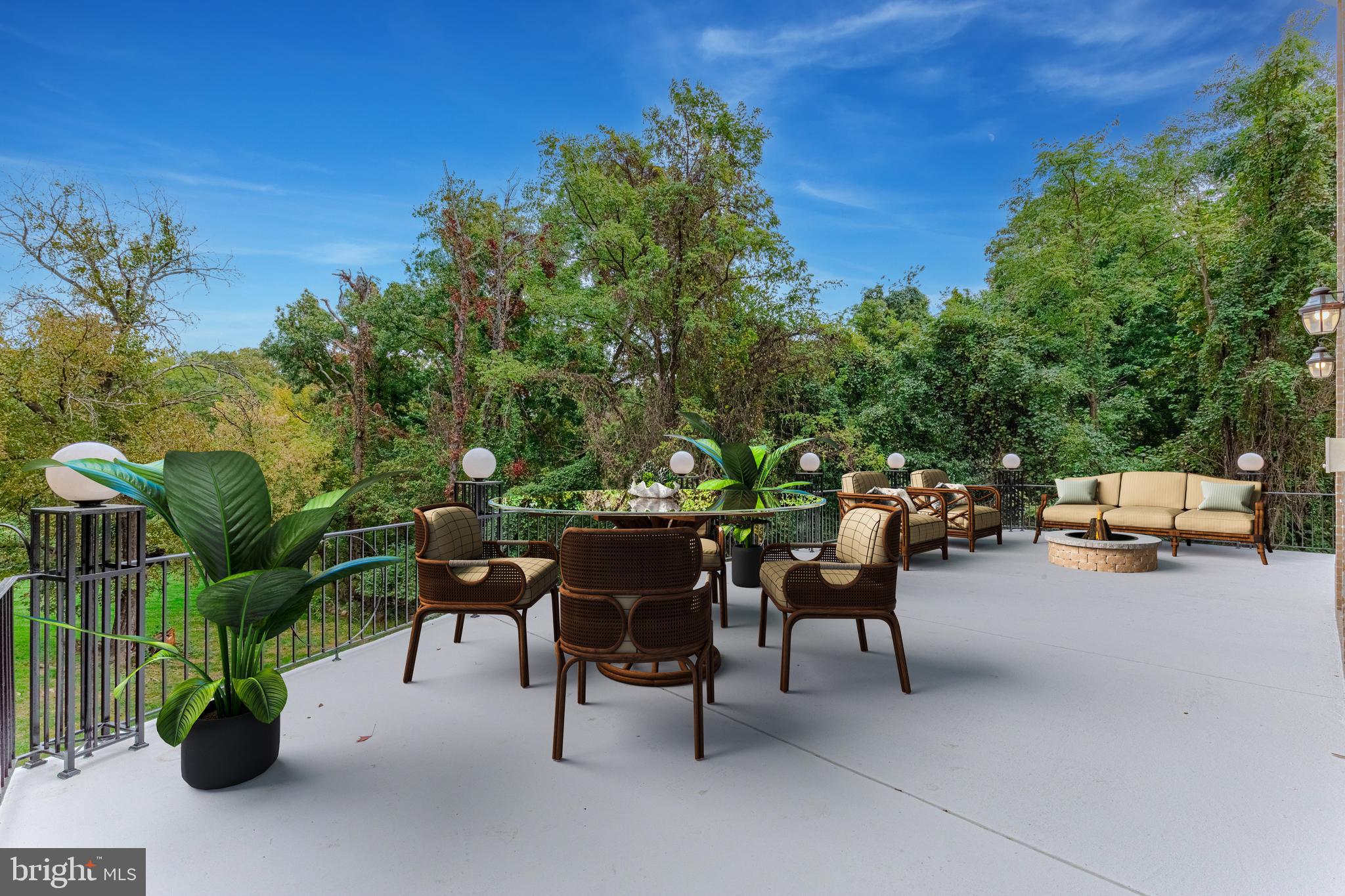 WOODSIDE ESTATES - Residential