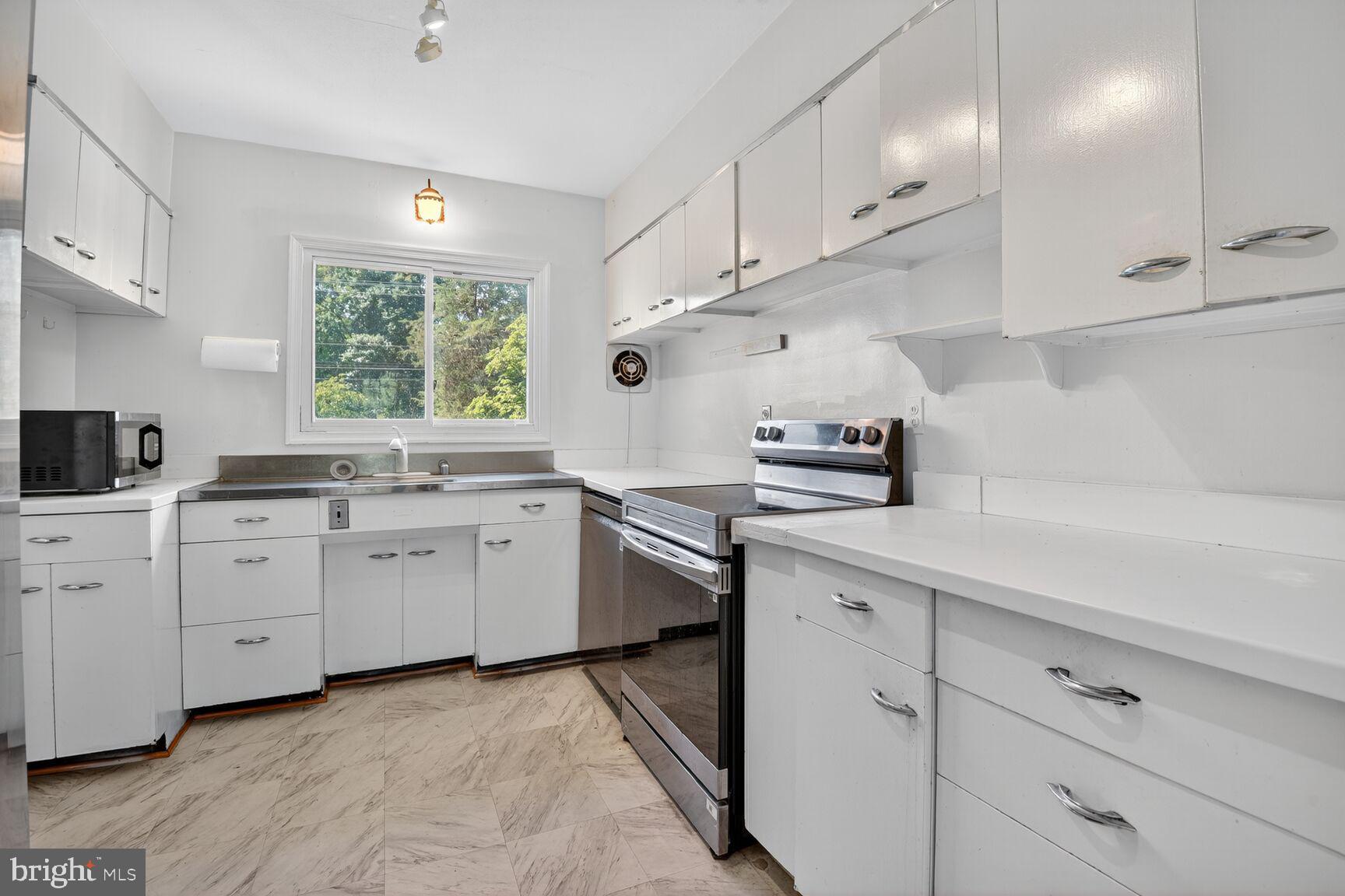 BRADLEY FARMS - Residential Lease