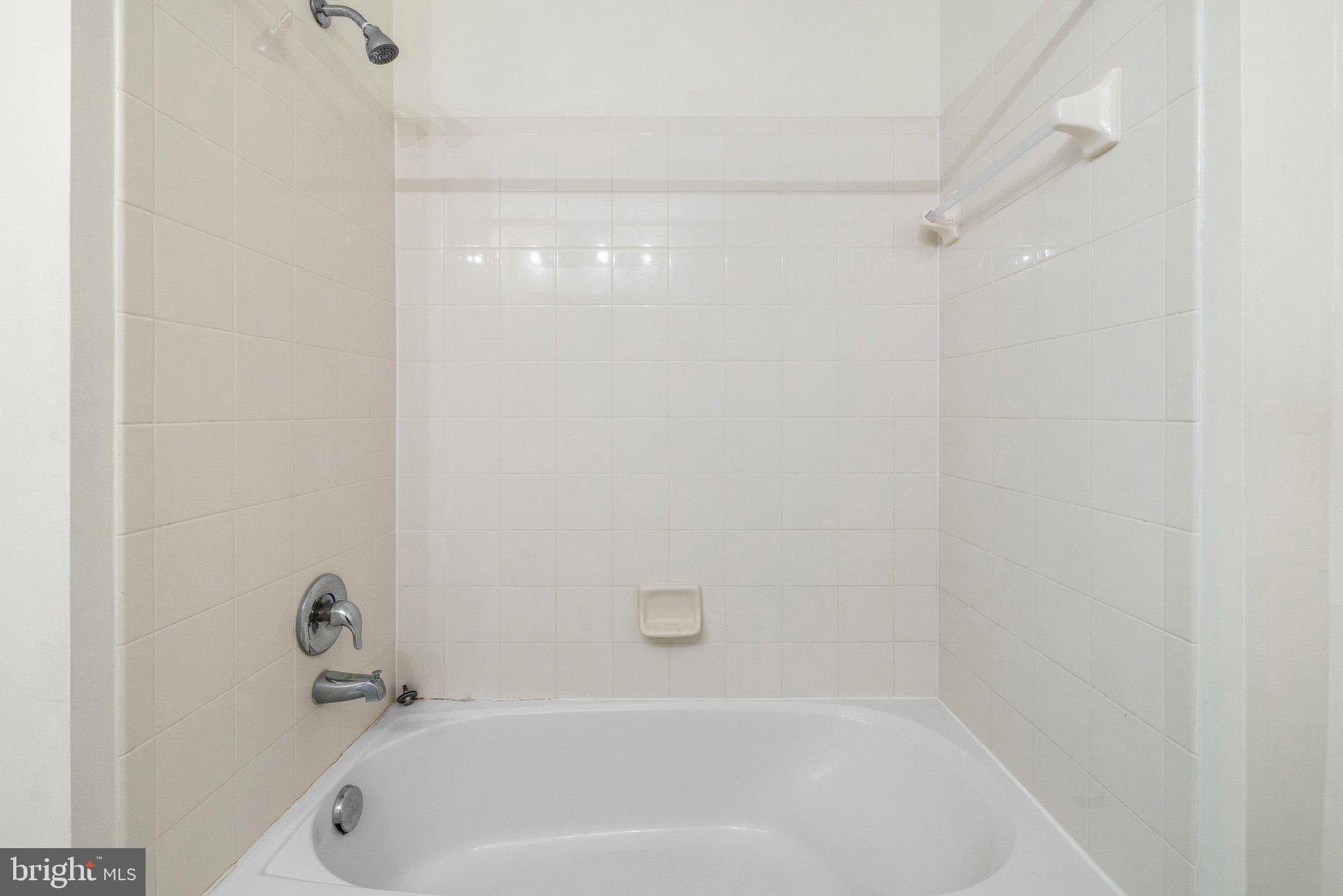 LAKELAND PLACE - Residential