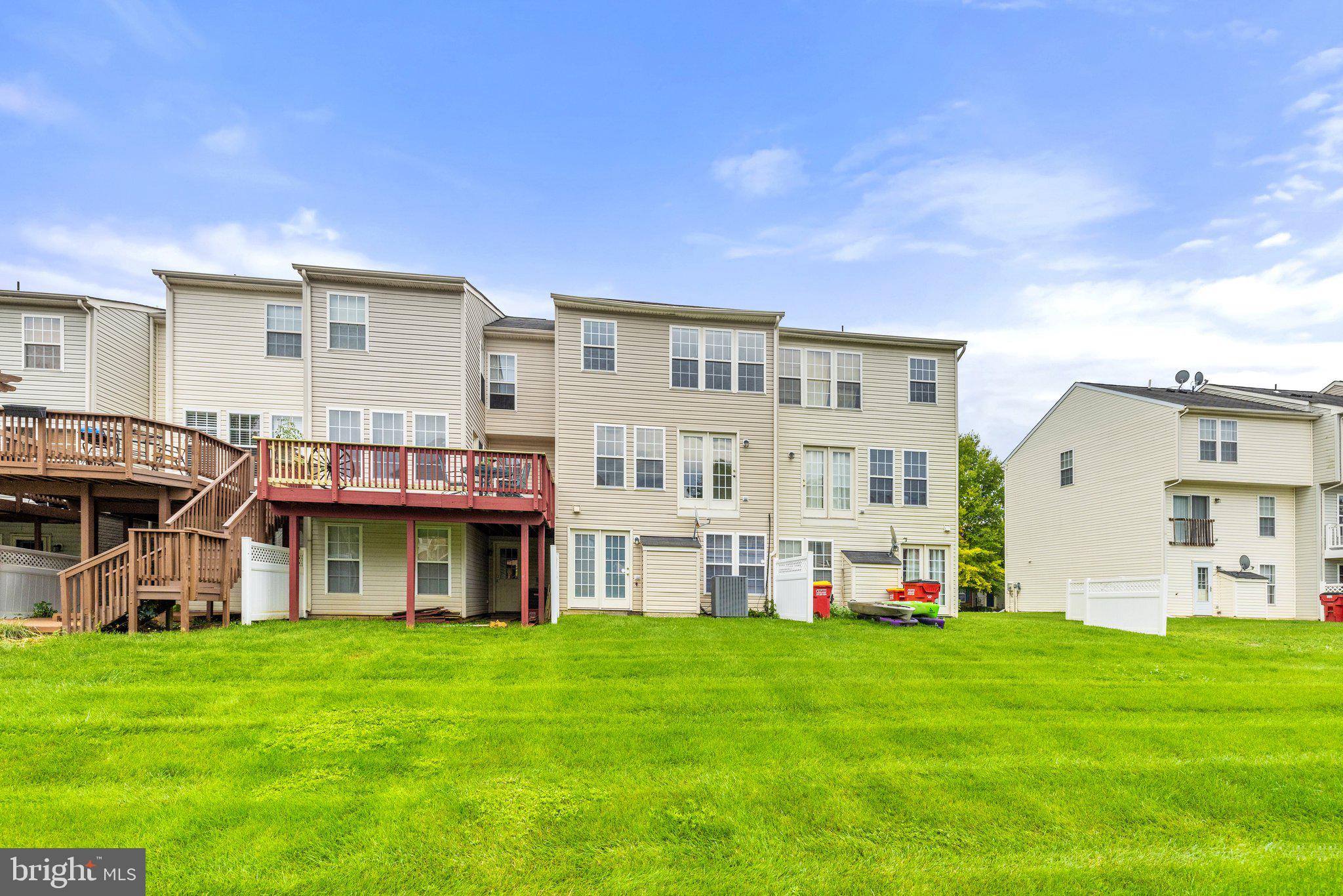 LAKELAND PLACE - Residential