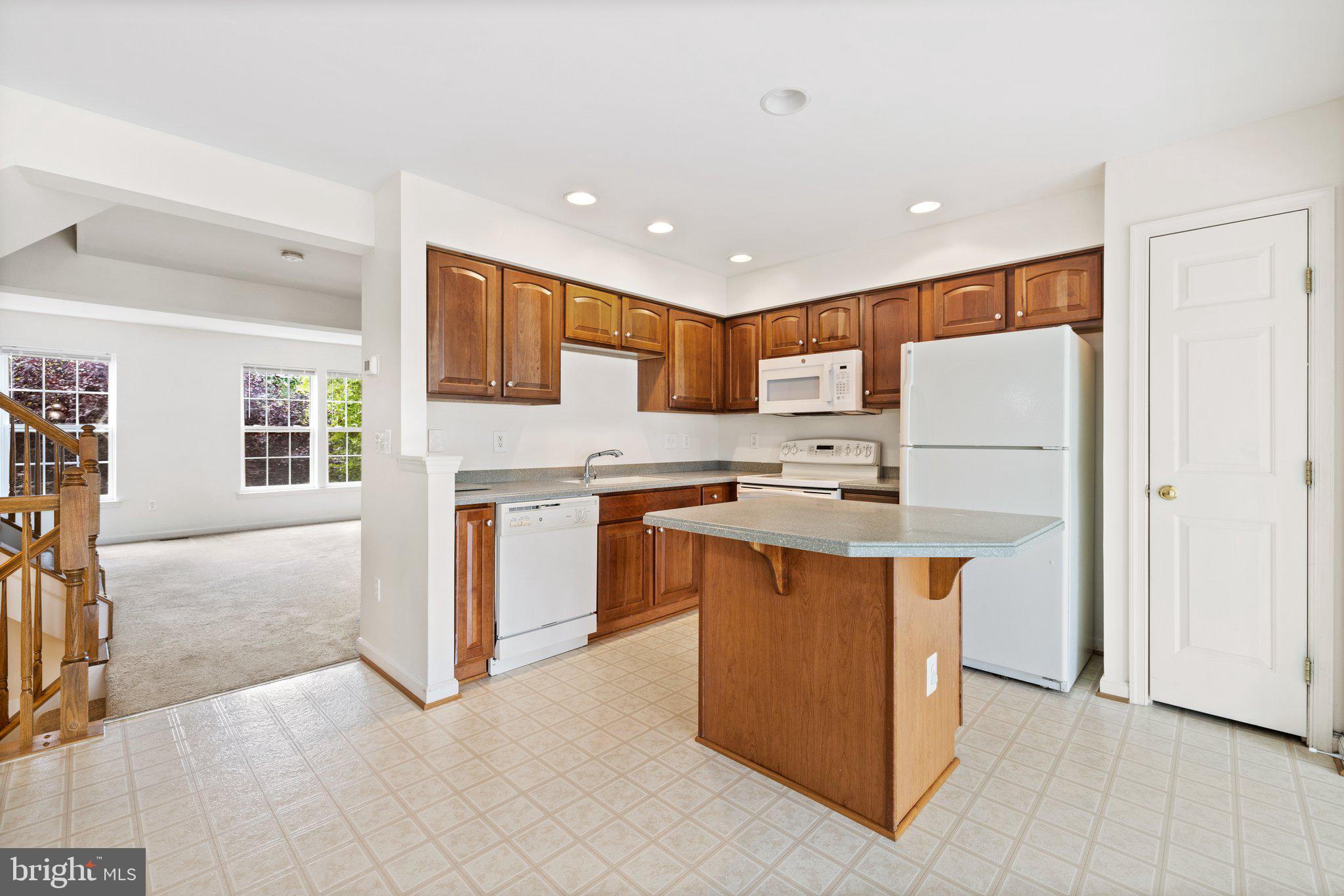 LAKELAND PLACE - Residential