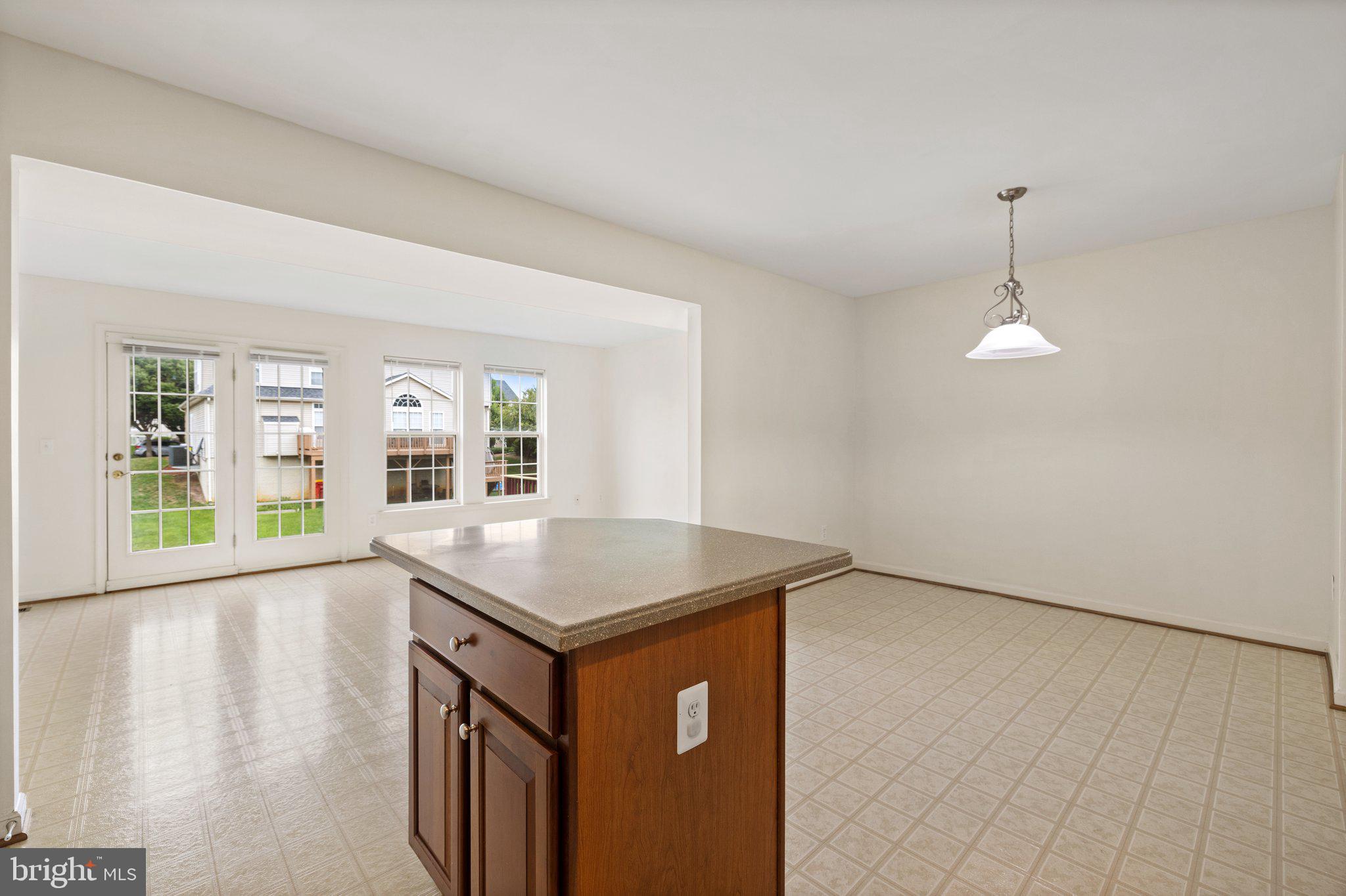 LAKELAND PLACE - Residential