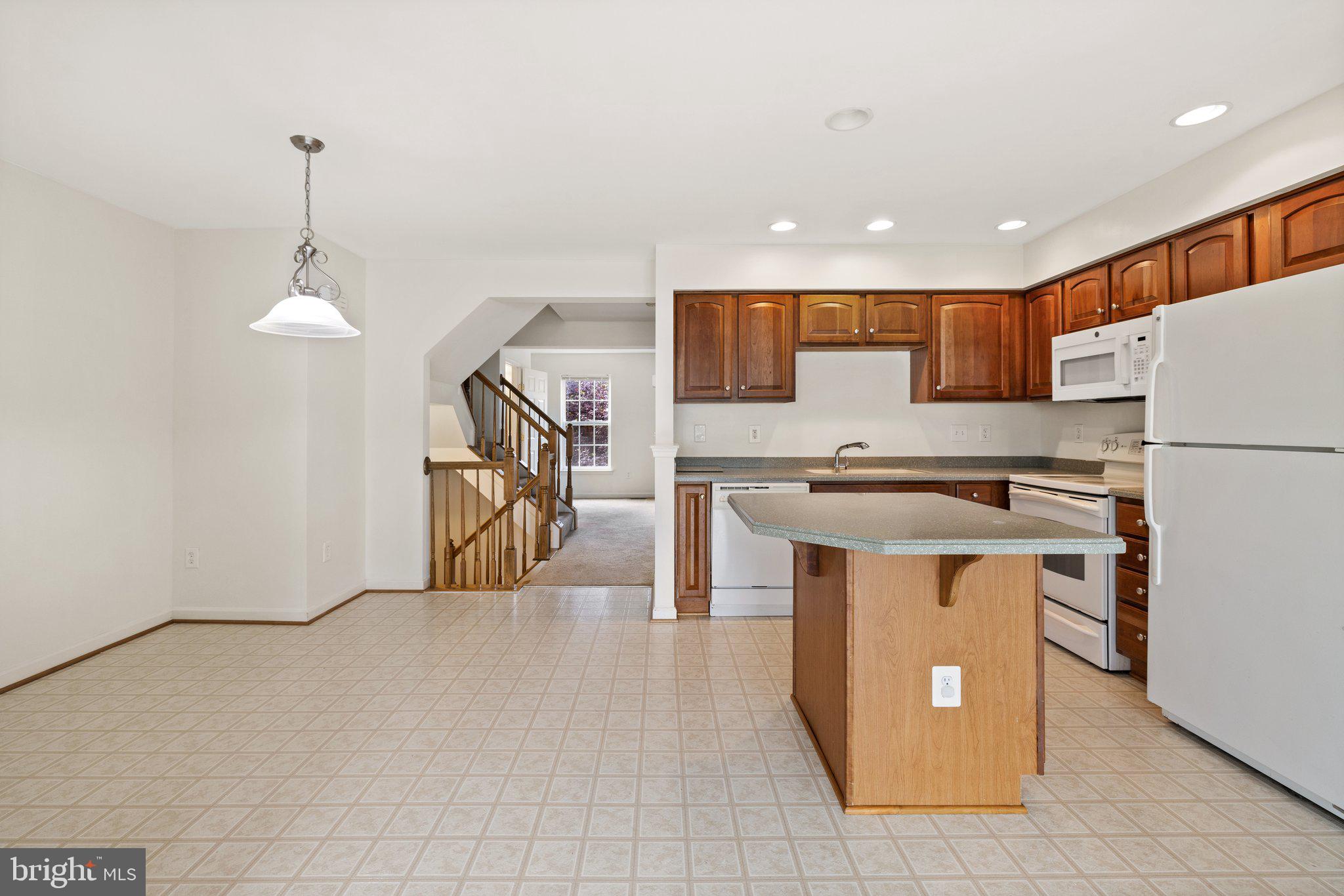 LAKELAND PLACE - Residential