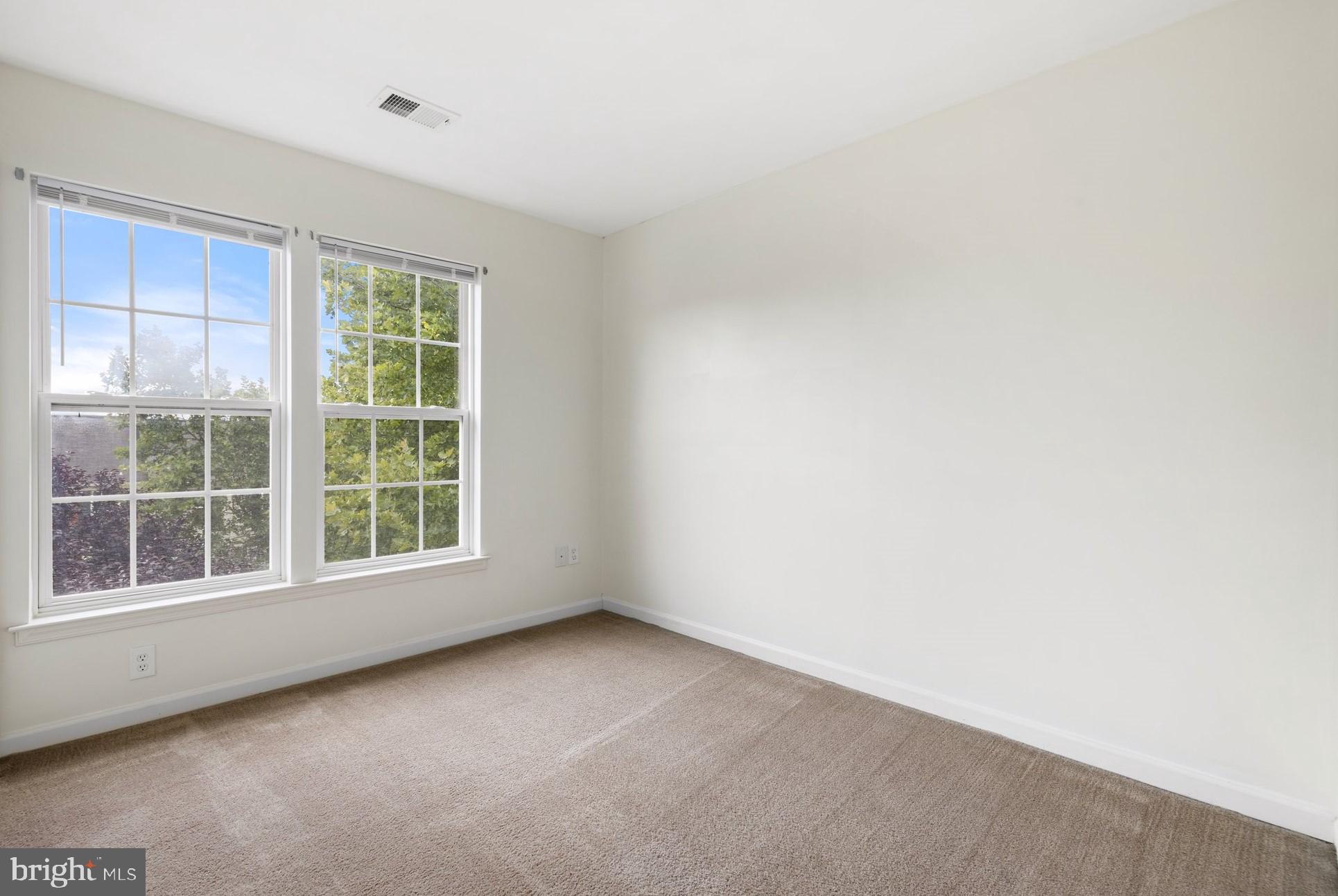 LAKELAND PLACE - Residential