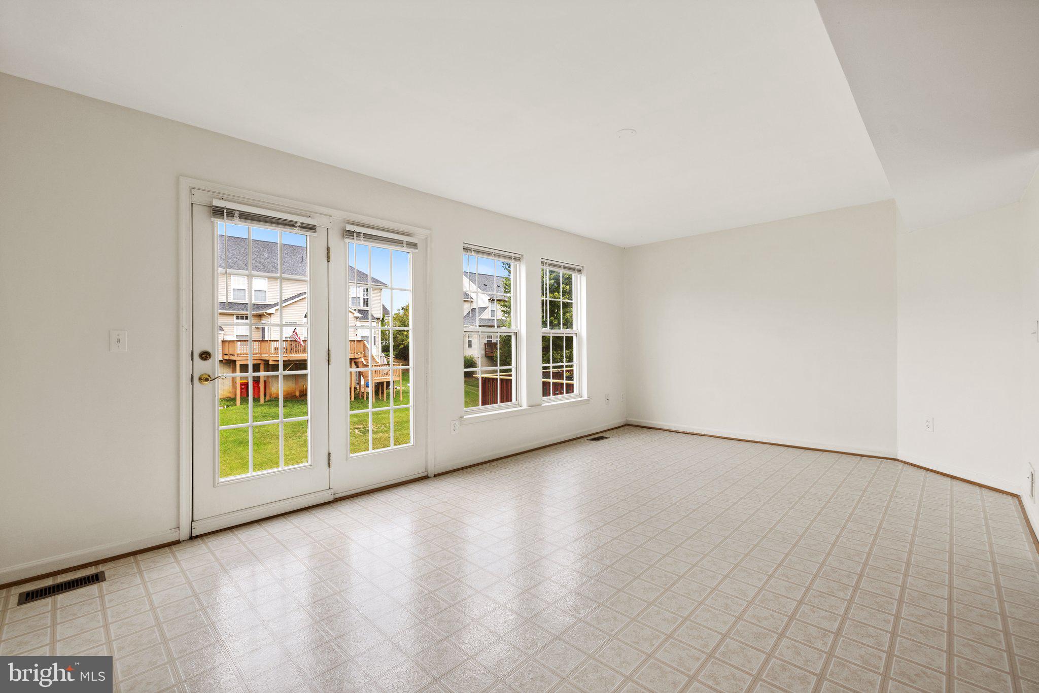 LAKELAND PLACE - Residential