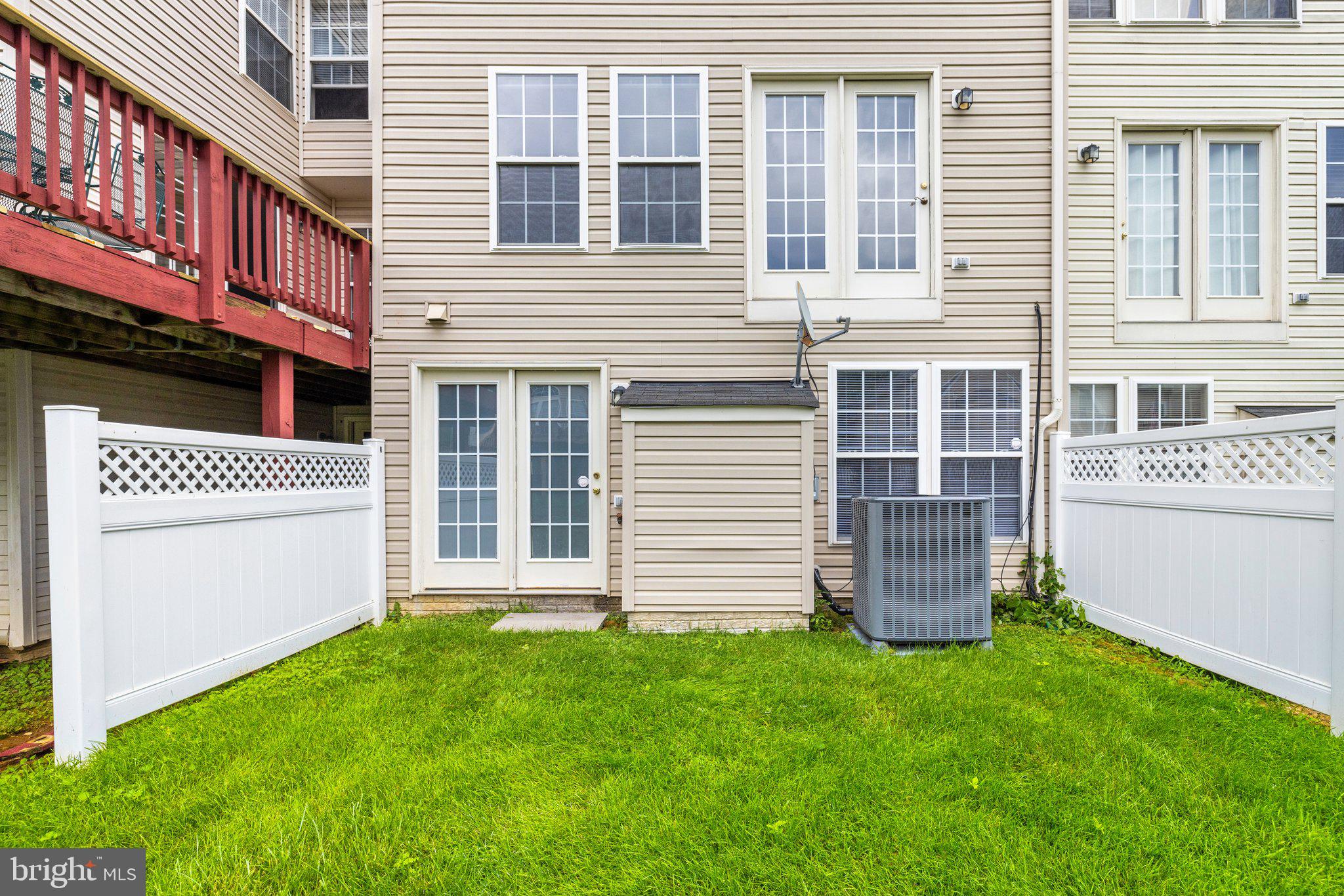 LAKELAND PLACE - Residential