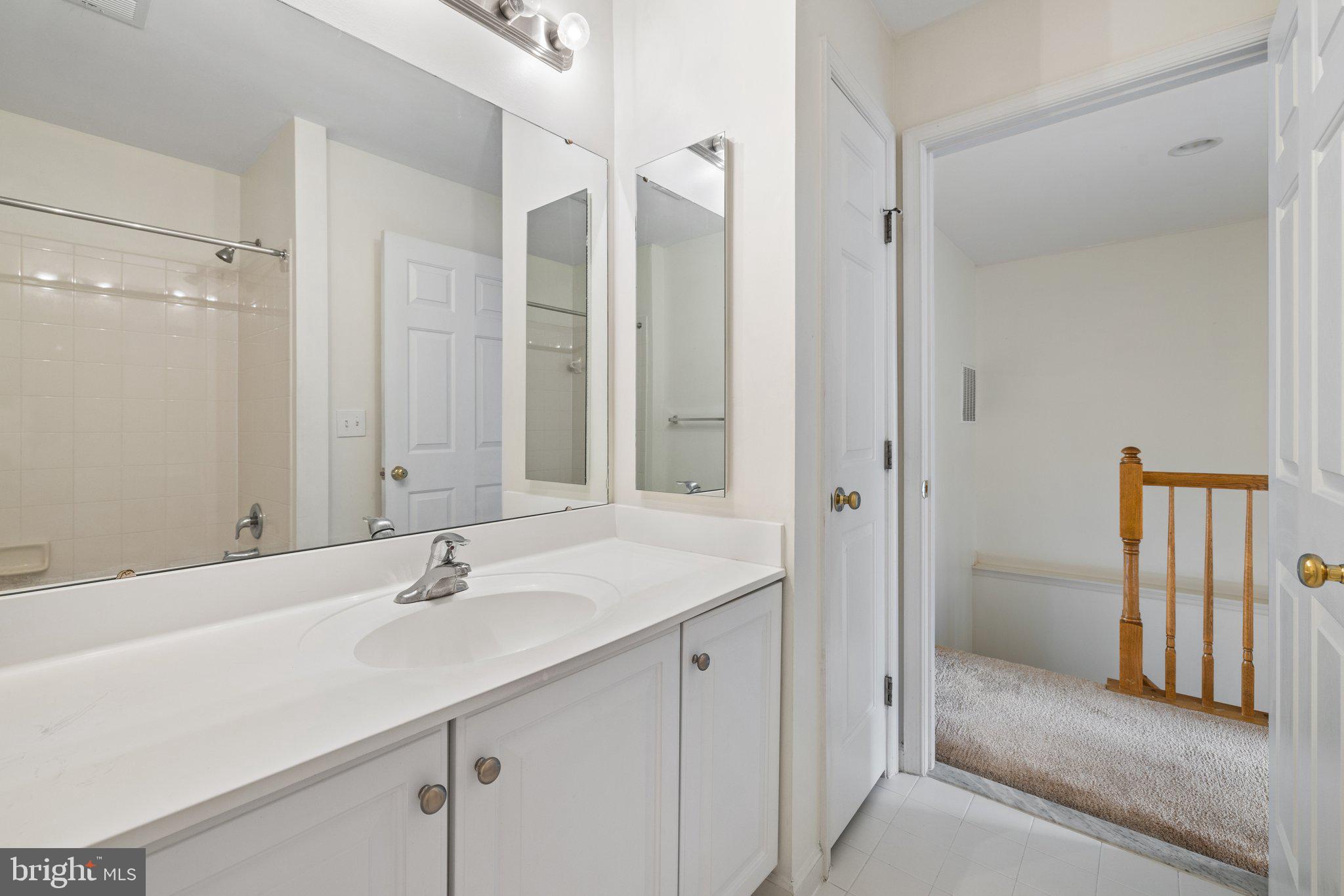 LAKELAND PLACE - Residential