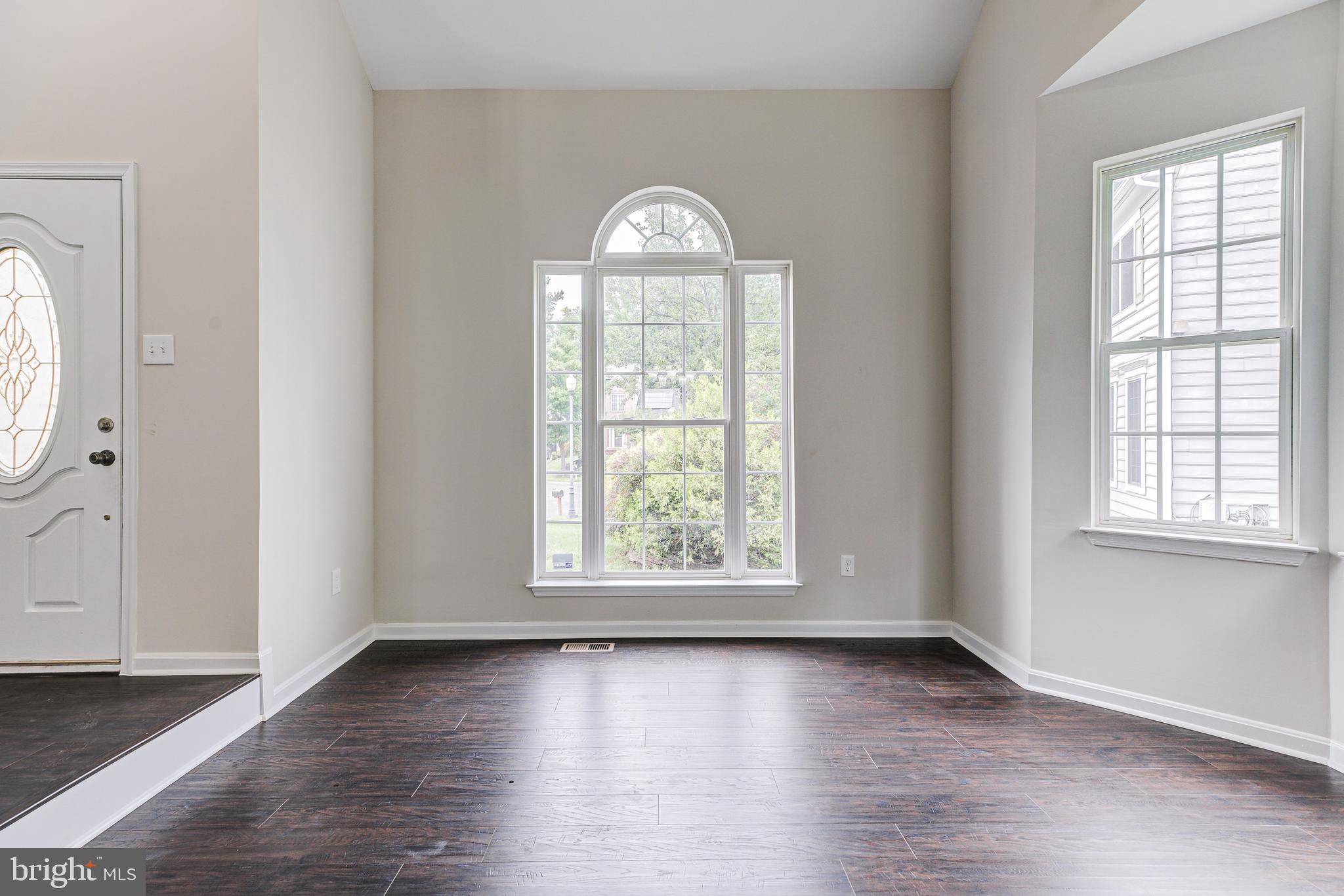 NORTHRIDGE - Residential