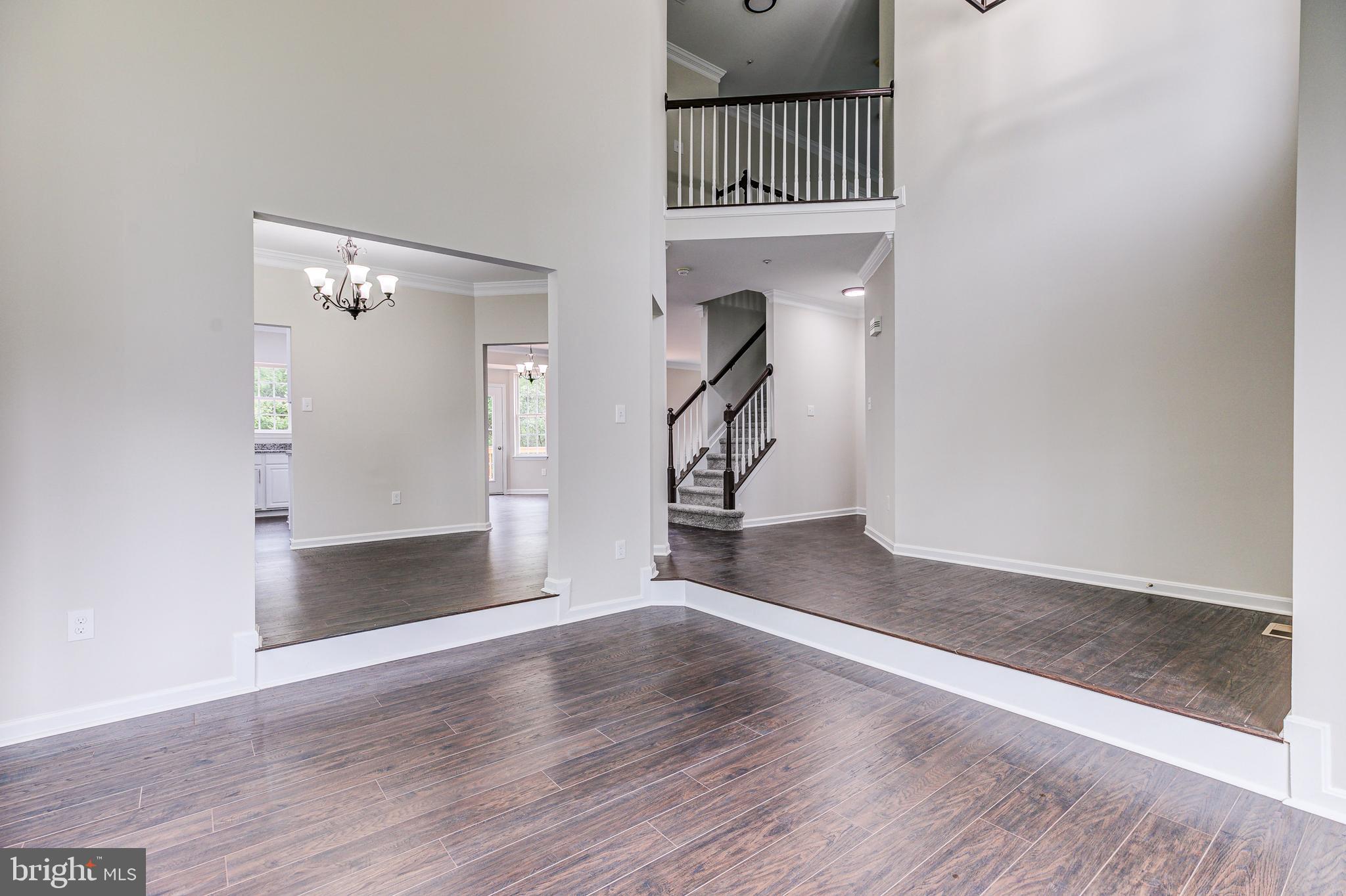 NORTHRIDGE - Residential