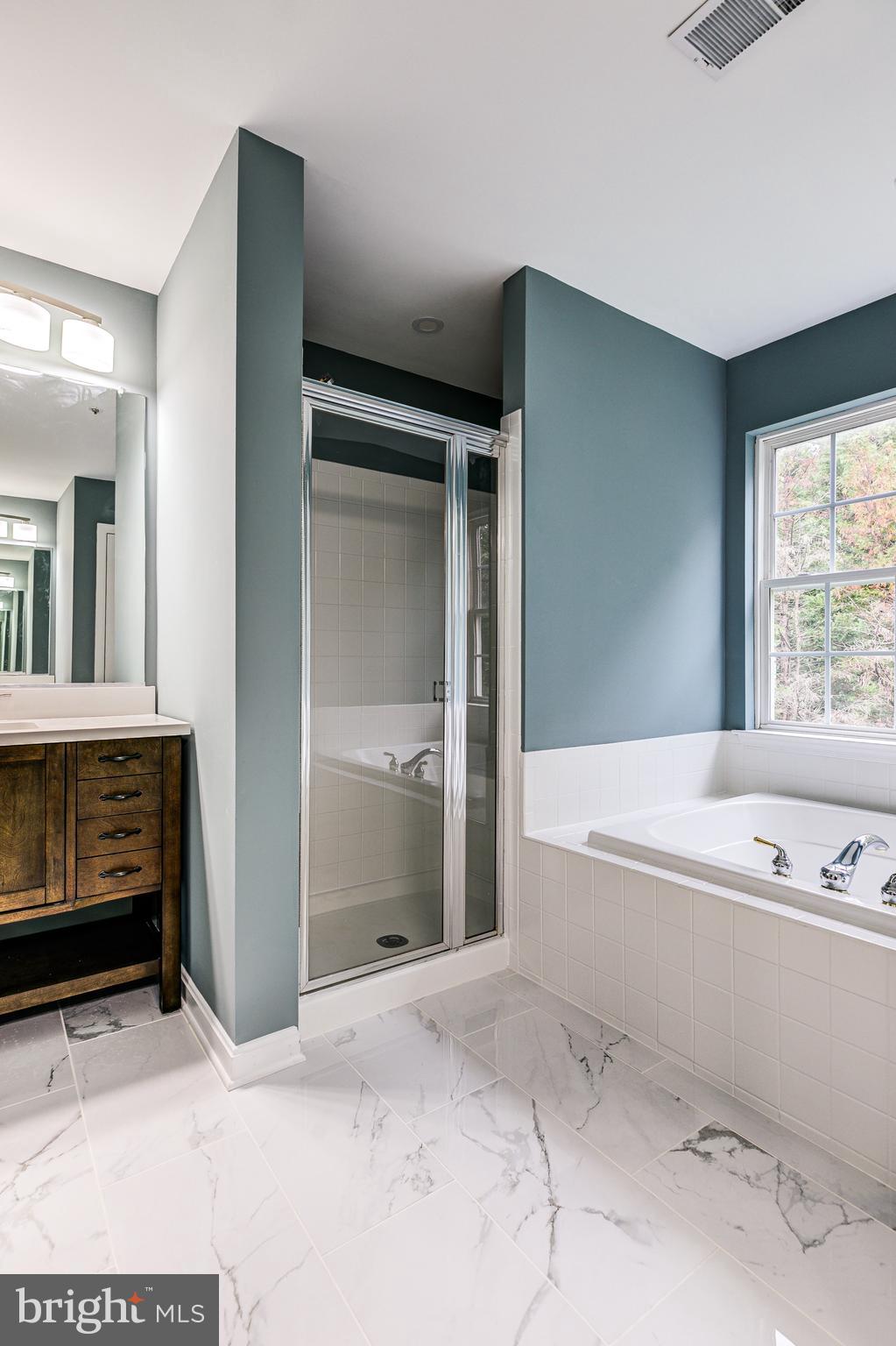 NORTHRIDGE - Residential