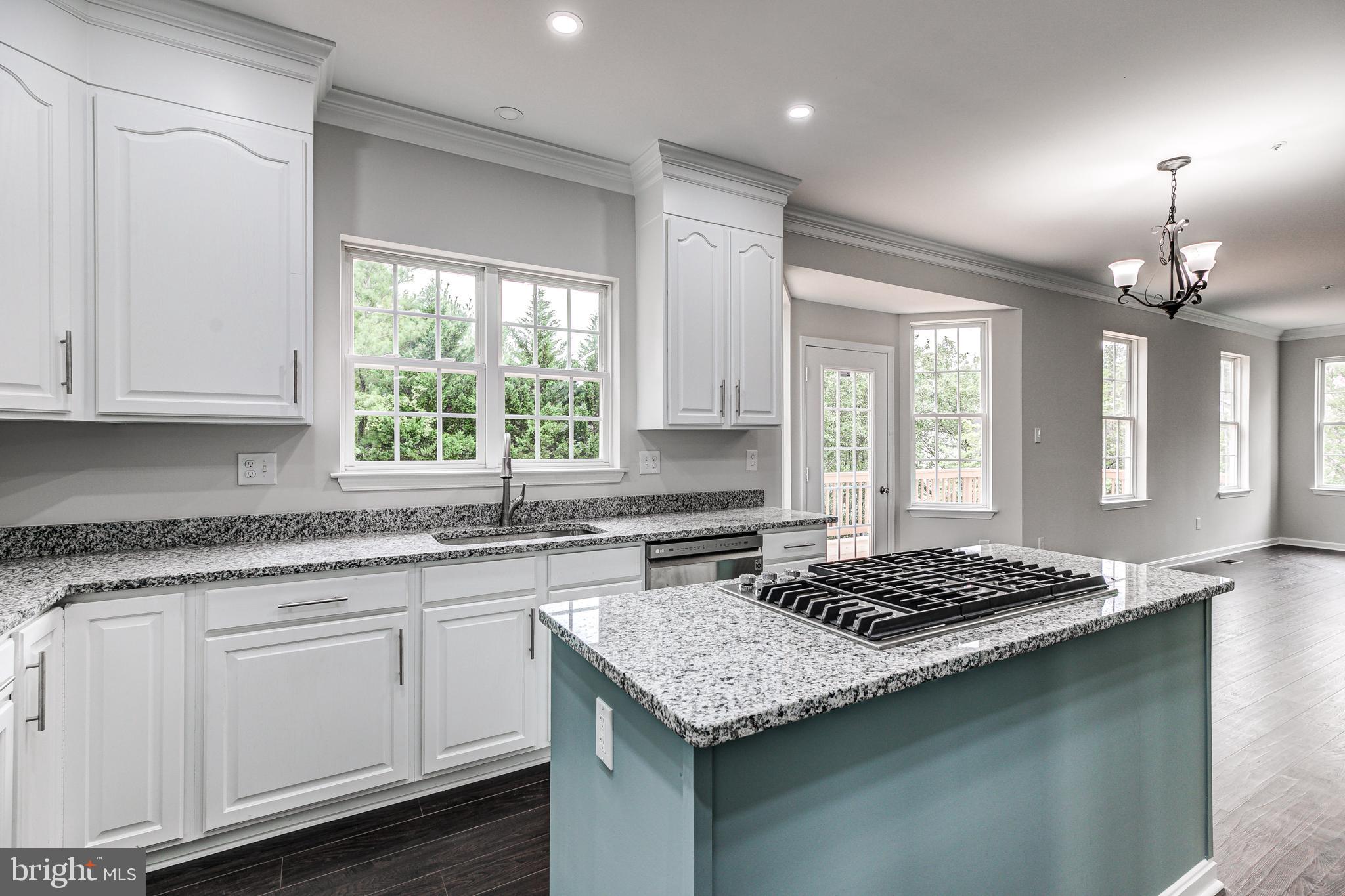 NORTHRIDGE - Residential