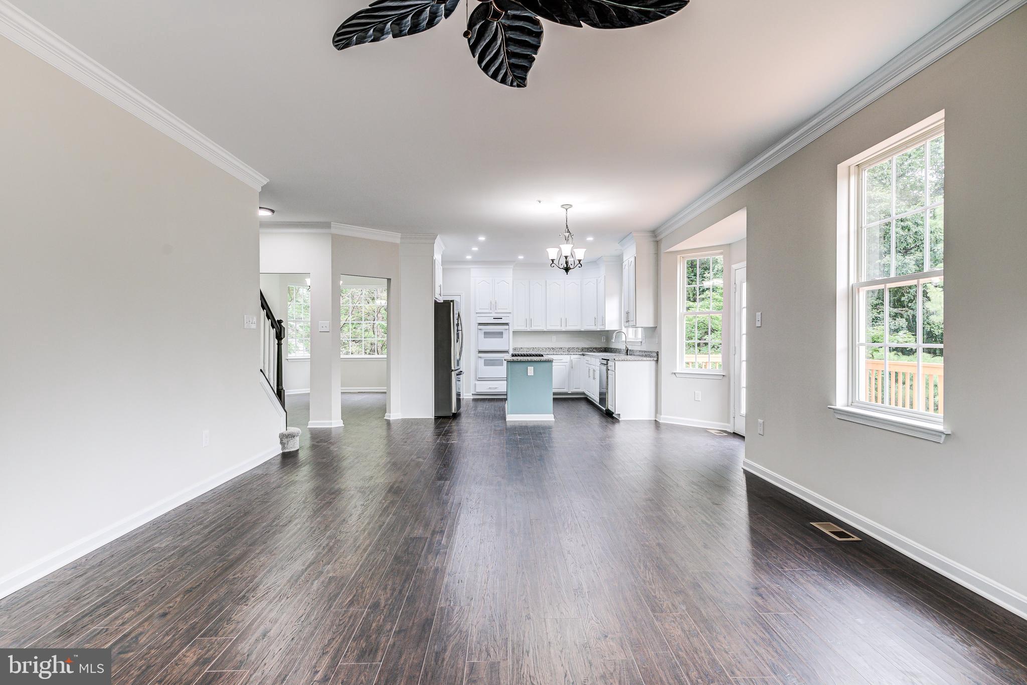 NORTHRIDGE - Residential