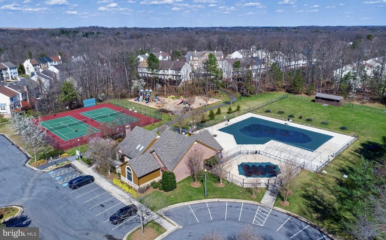 NORTHRIDGE - Residential