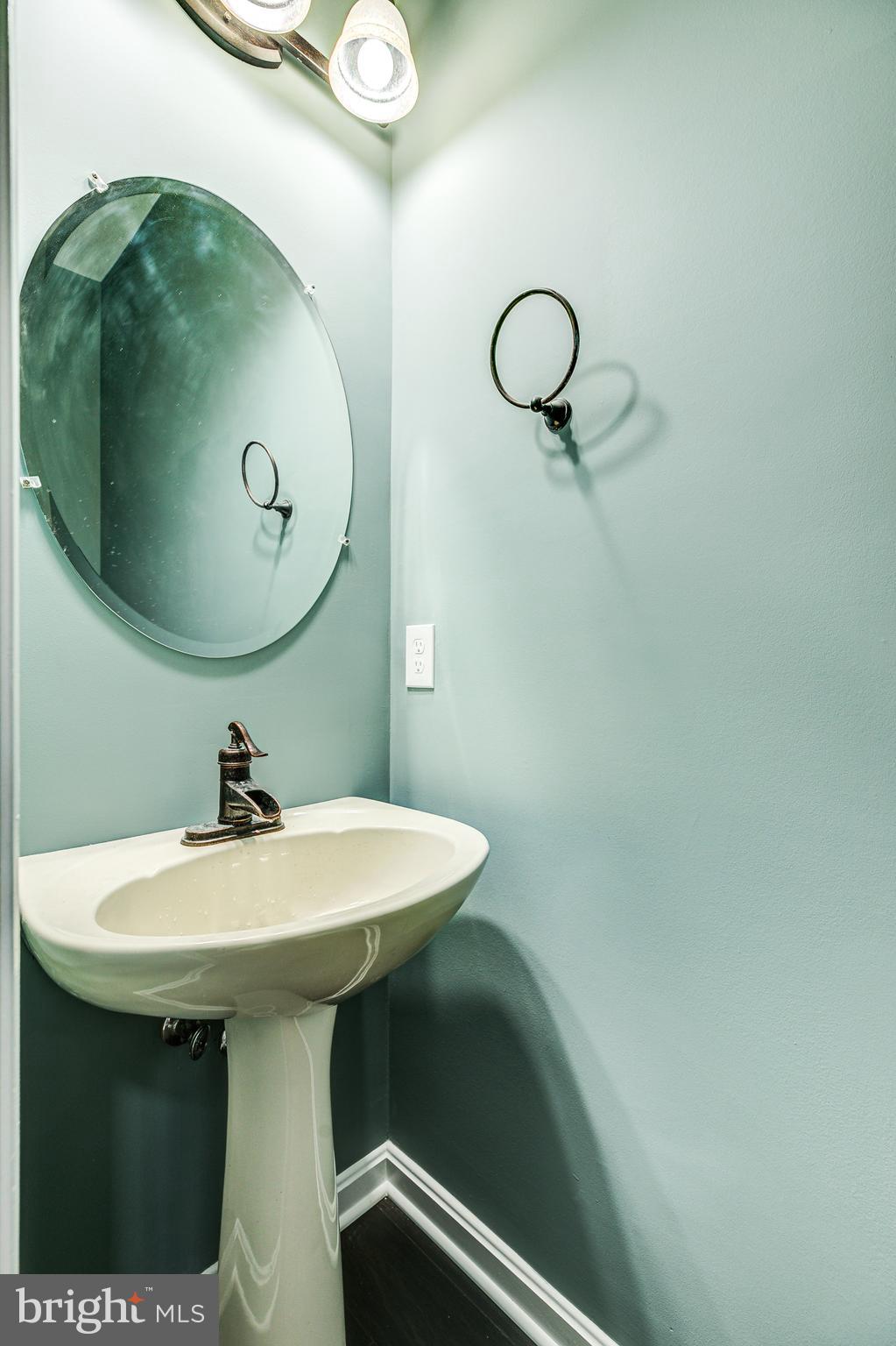 NORTHRIDGE - Residential